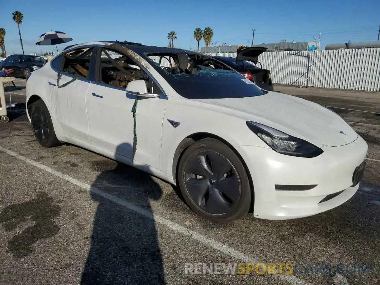 4 Фотография поврежденного автомобиля 5YJ3E1EA7LF805179 TESLA MODEL 3 2020