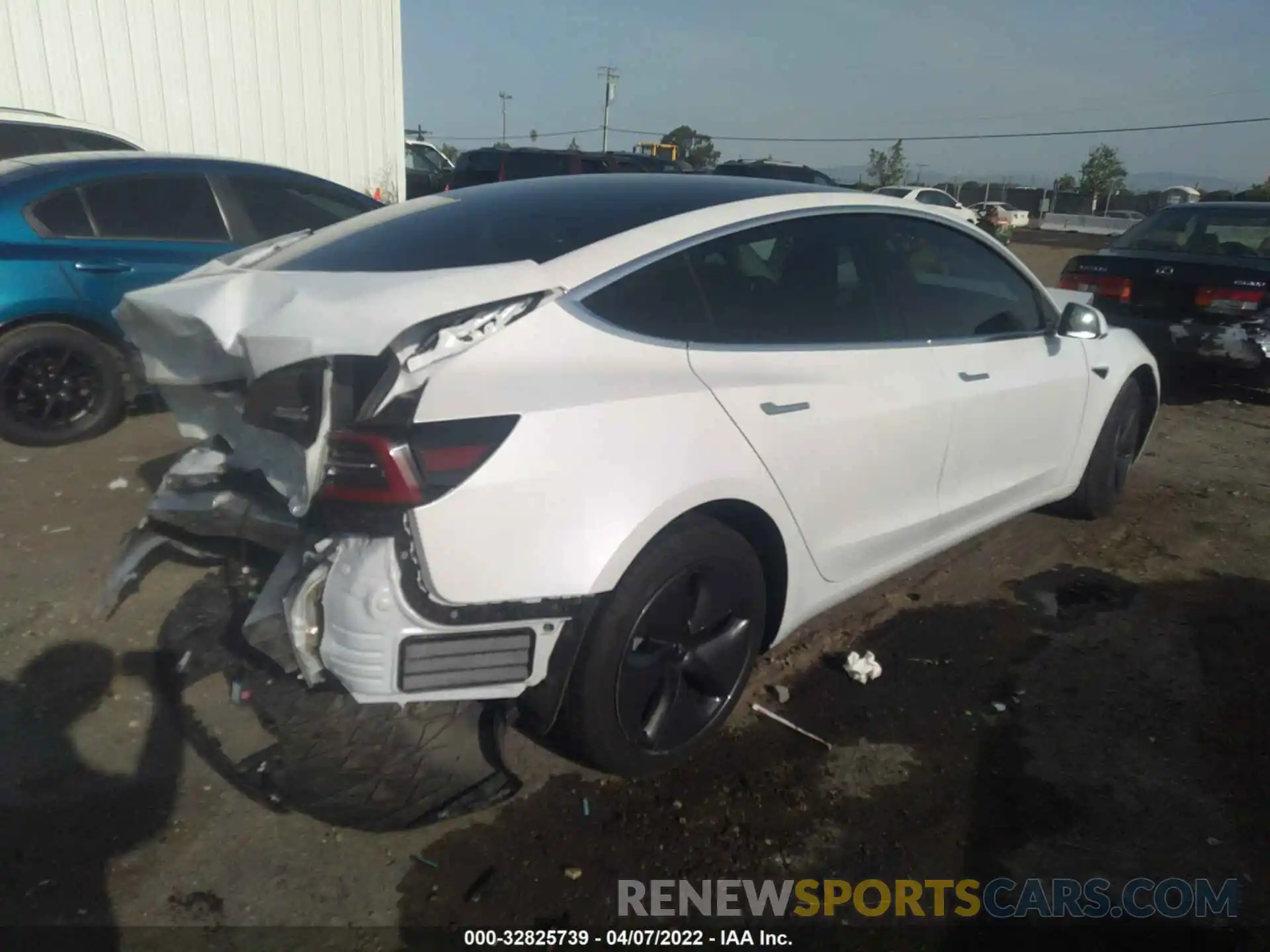 4 Photograph of a damaged car 5YJ3E1EA7LF805814 TESLA MODEL 3 2020