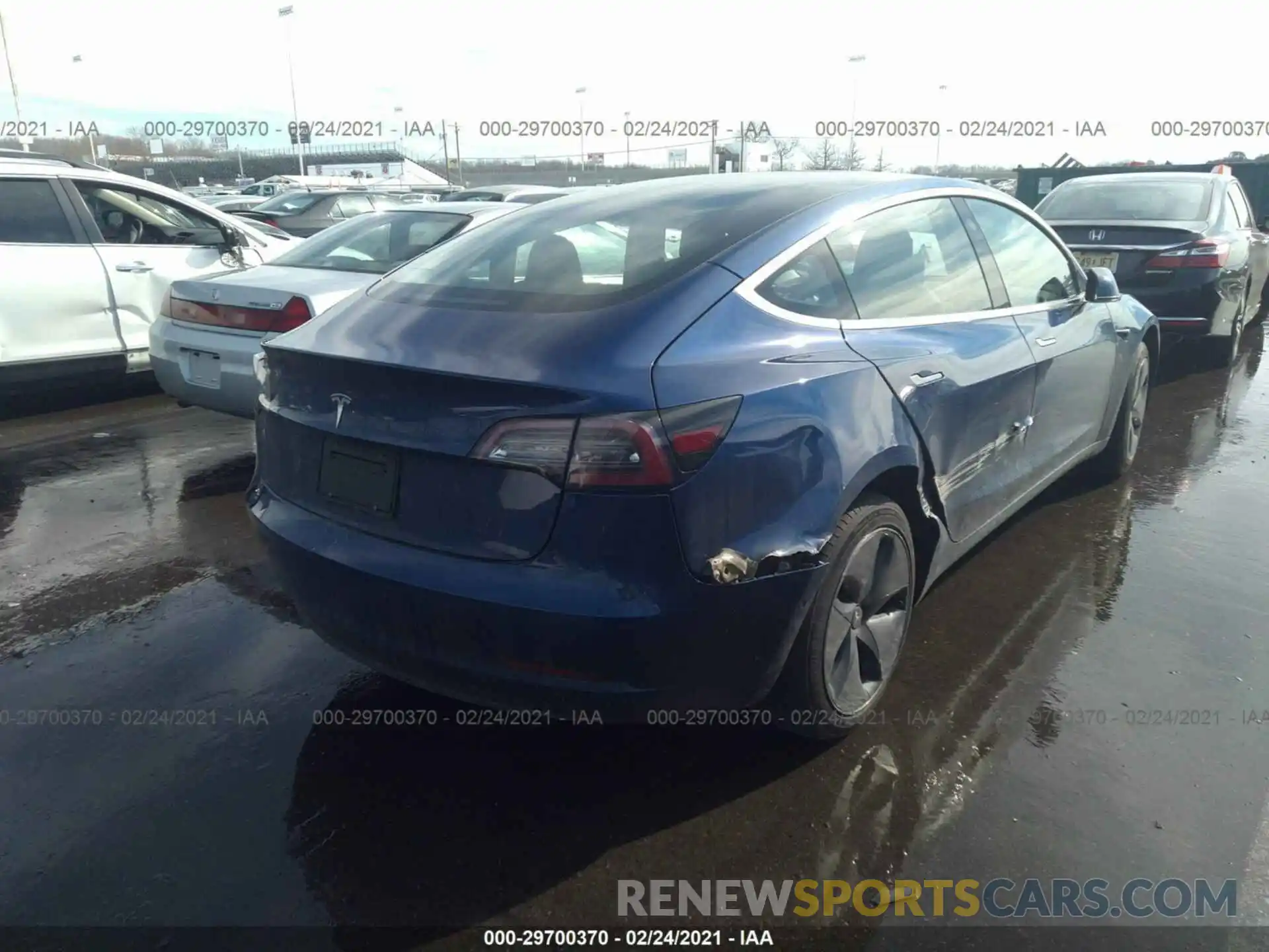 4 Photograph of a damaged car 5YJ3E1EA8LF476301 TESLA MODEL 3 2020