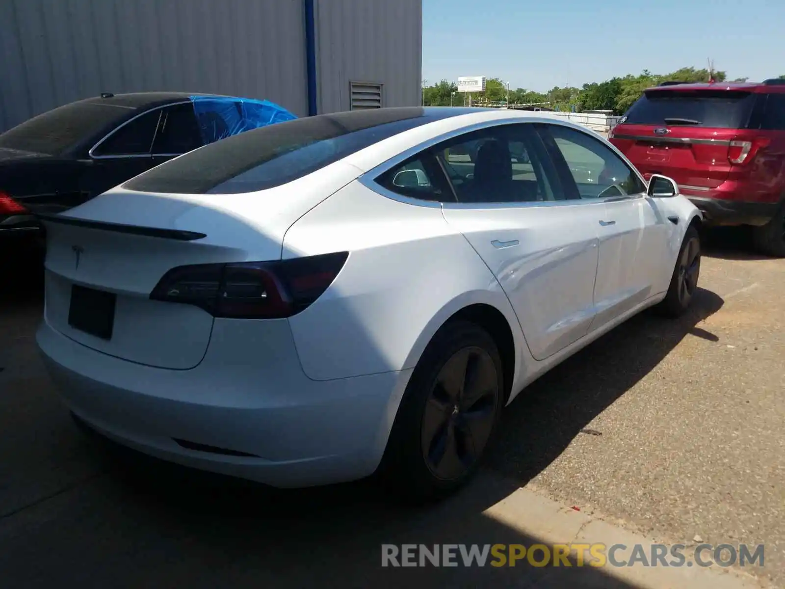 4 Photograph of a damaged car 5YJ3E1EA8LF504176 TESLA MODEL 3 2020