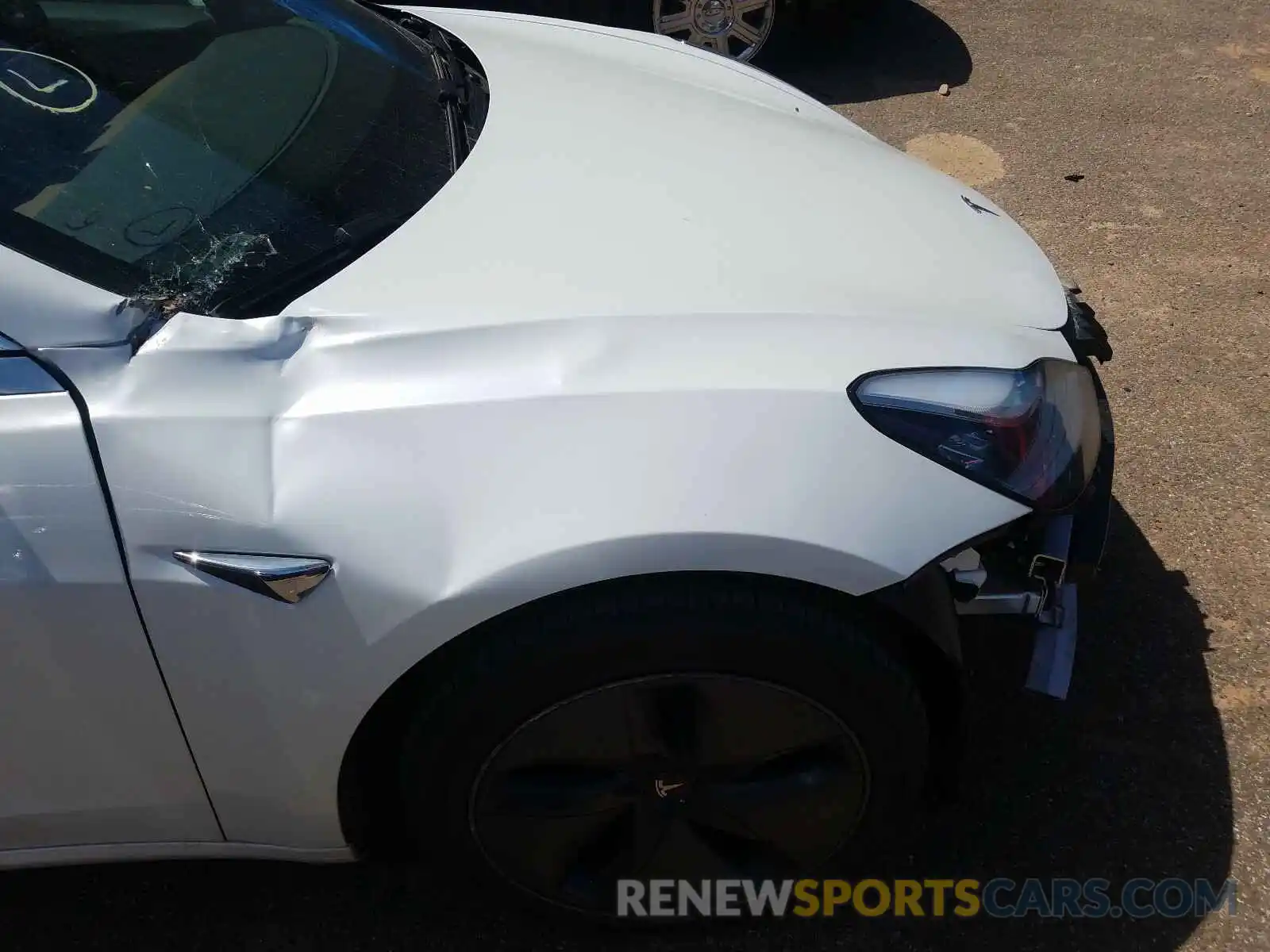 9 Photograph of a damaged car 5YJ3E1EA8LF504176 TESLA MODEL 3 2020