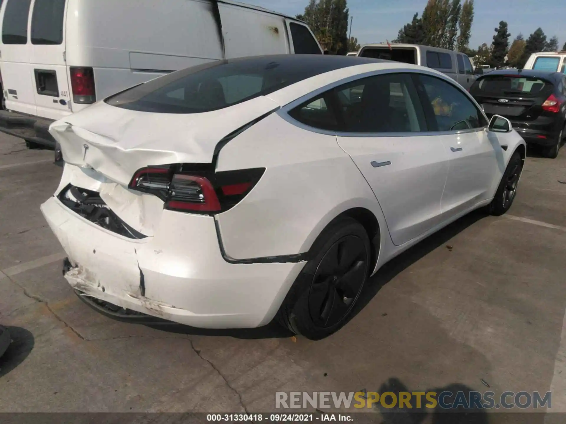 4 Фотография поврежденного автомобиля 5YJ3E1EA8LF597412 TESLA MODEL 3 2020