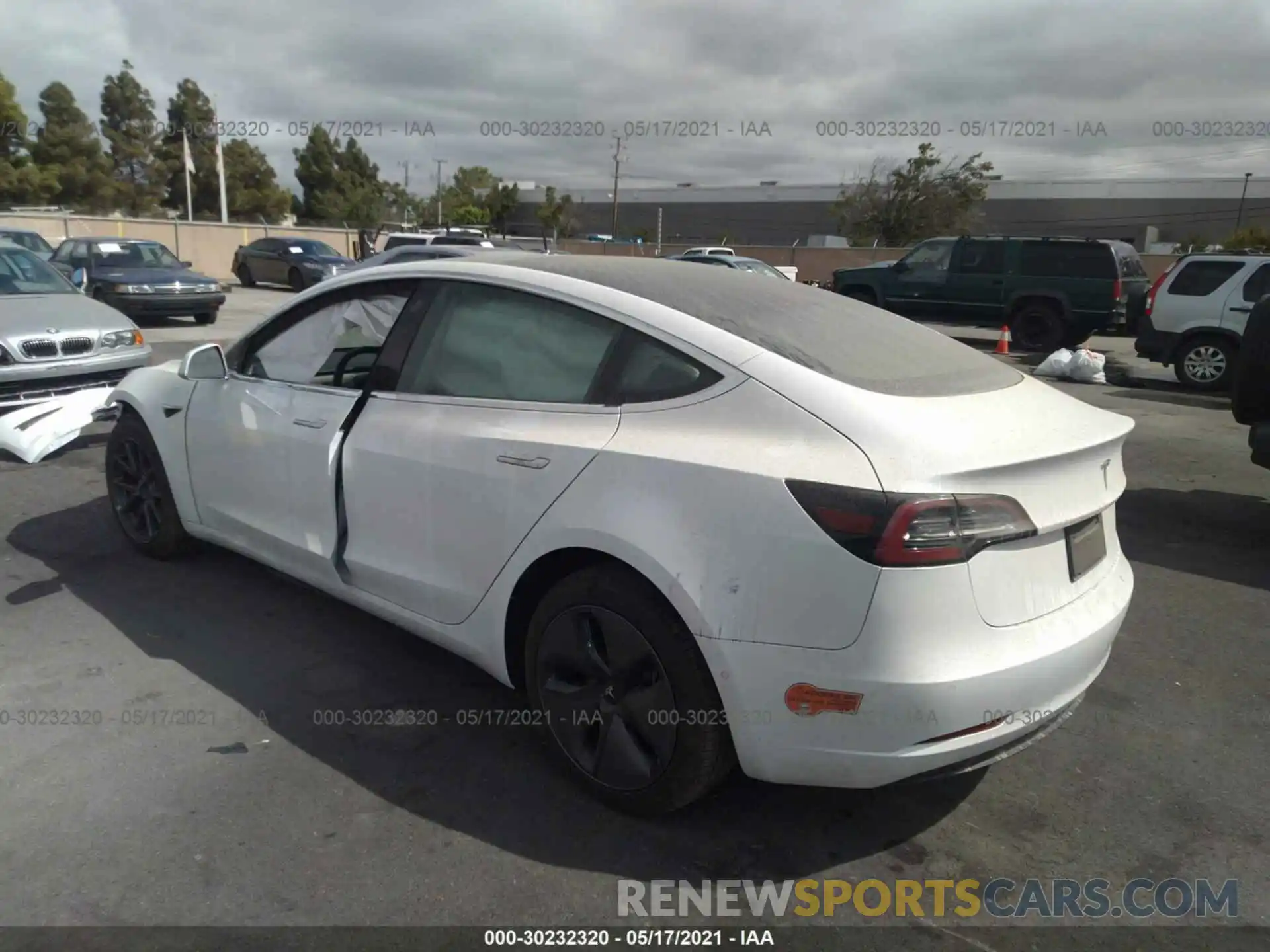 3 Photograph of a damaged car 5YJ3E1EA8LF613298 TESLA MODEL 3 2020