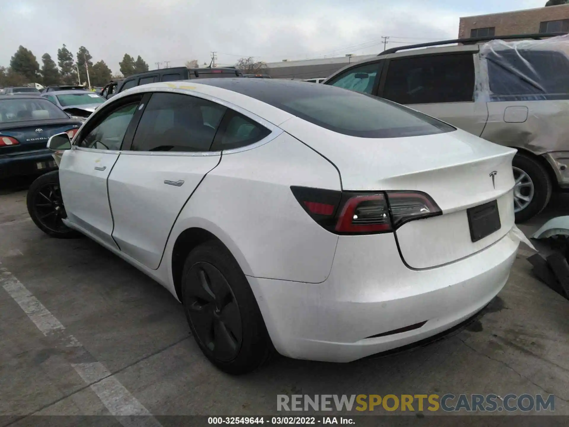 3 Photograph of a damaged car 5YJ3E1EA8LF631638 TESLA MODEL 3 2020