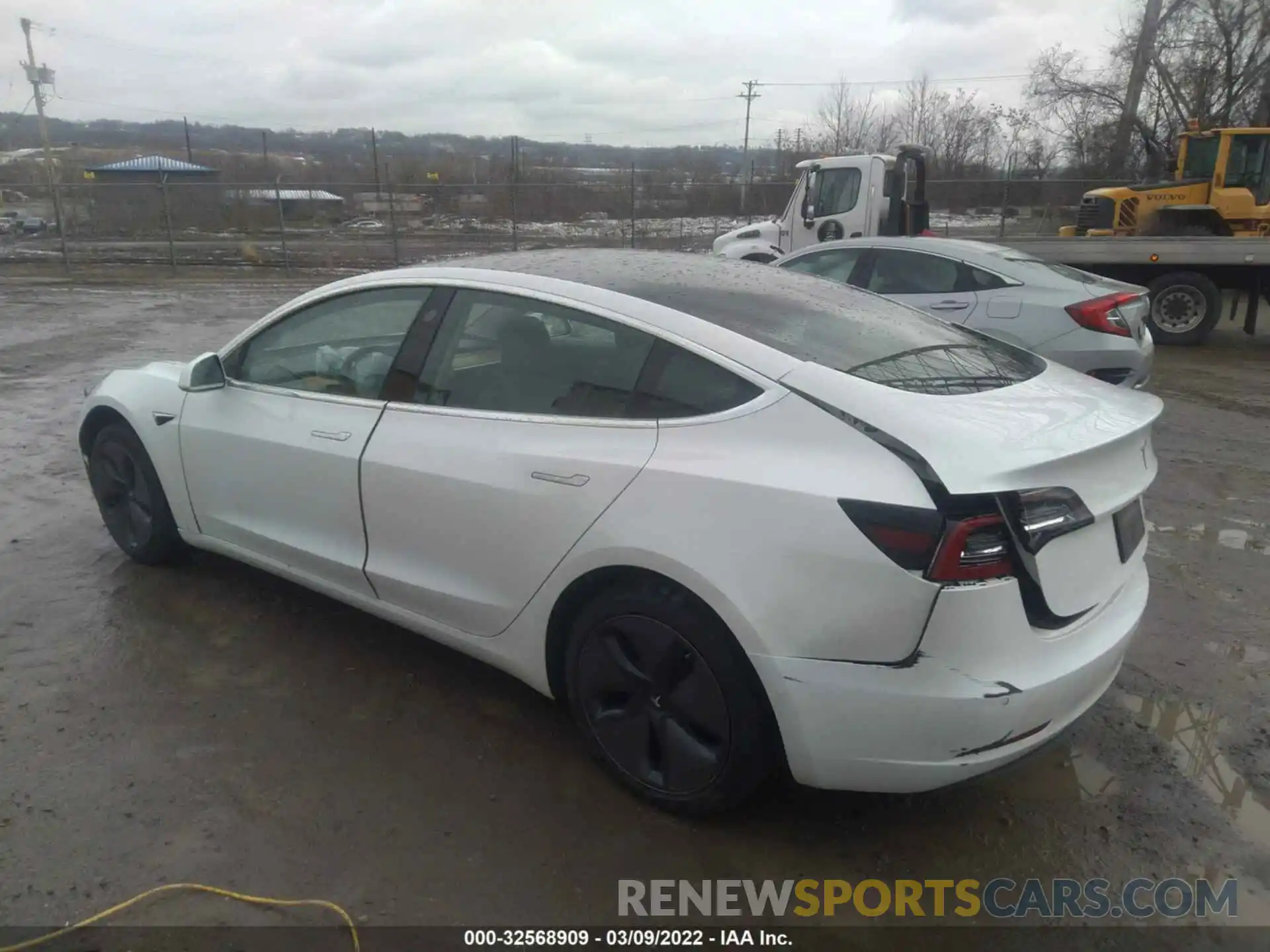 3 Photograph of a damaged car 5YJ3E1EA8LF645328 TESLA MODEL 3 2020