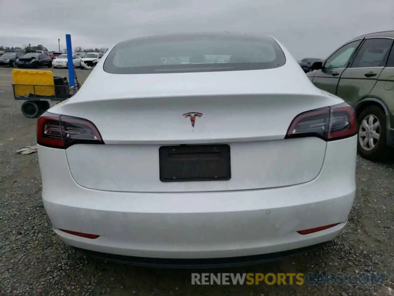 6 Photograph of a damaged car 5YJ3E1EA8LF706323 TESLA MODEL 3 2020