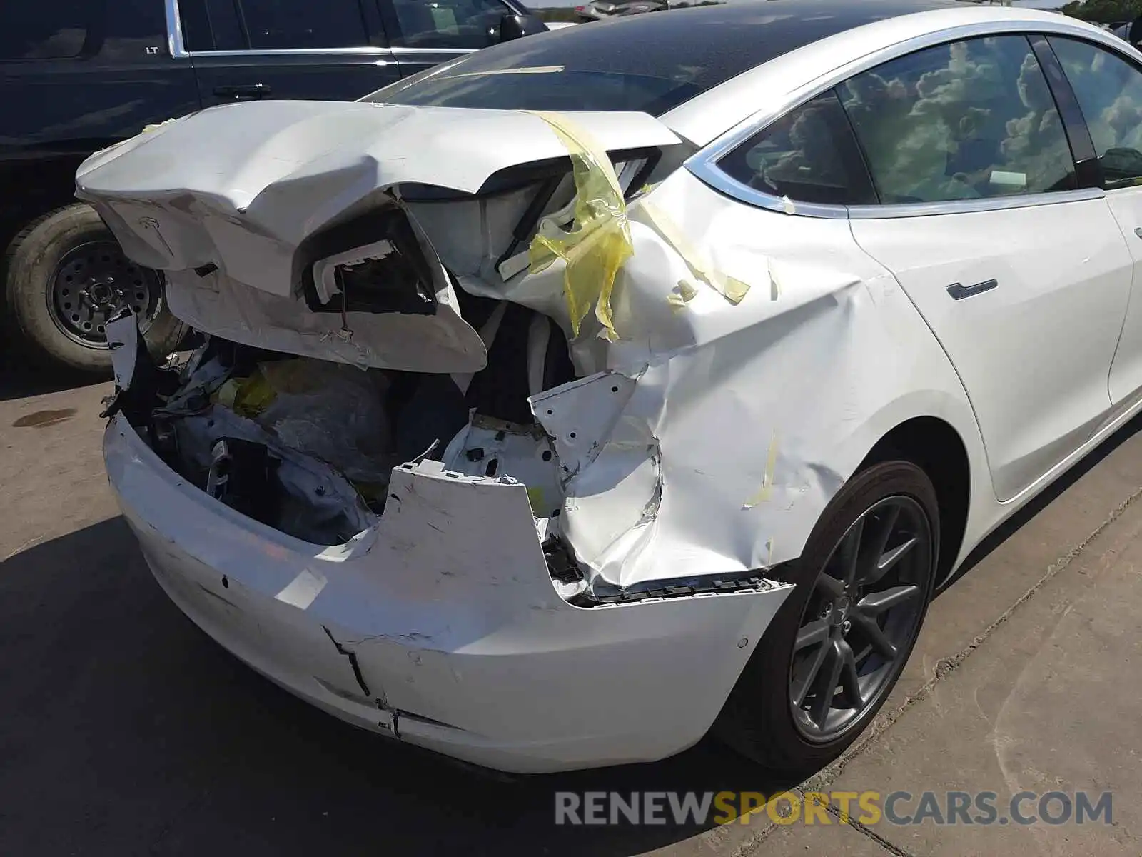 9 Photograph of a damaged car 5YJ3E1EA8LF718150 TESLA MODEL 3 2020