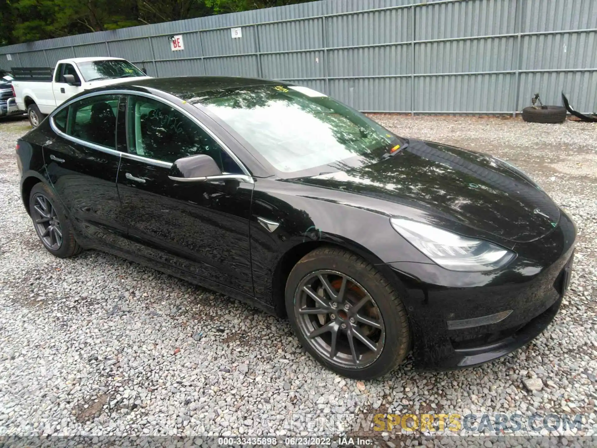 1 Photograph of a damaged car 5YJ3E1EA8LF736549 TESLA MODEL 3 2020