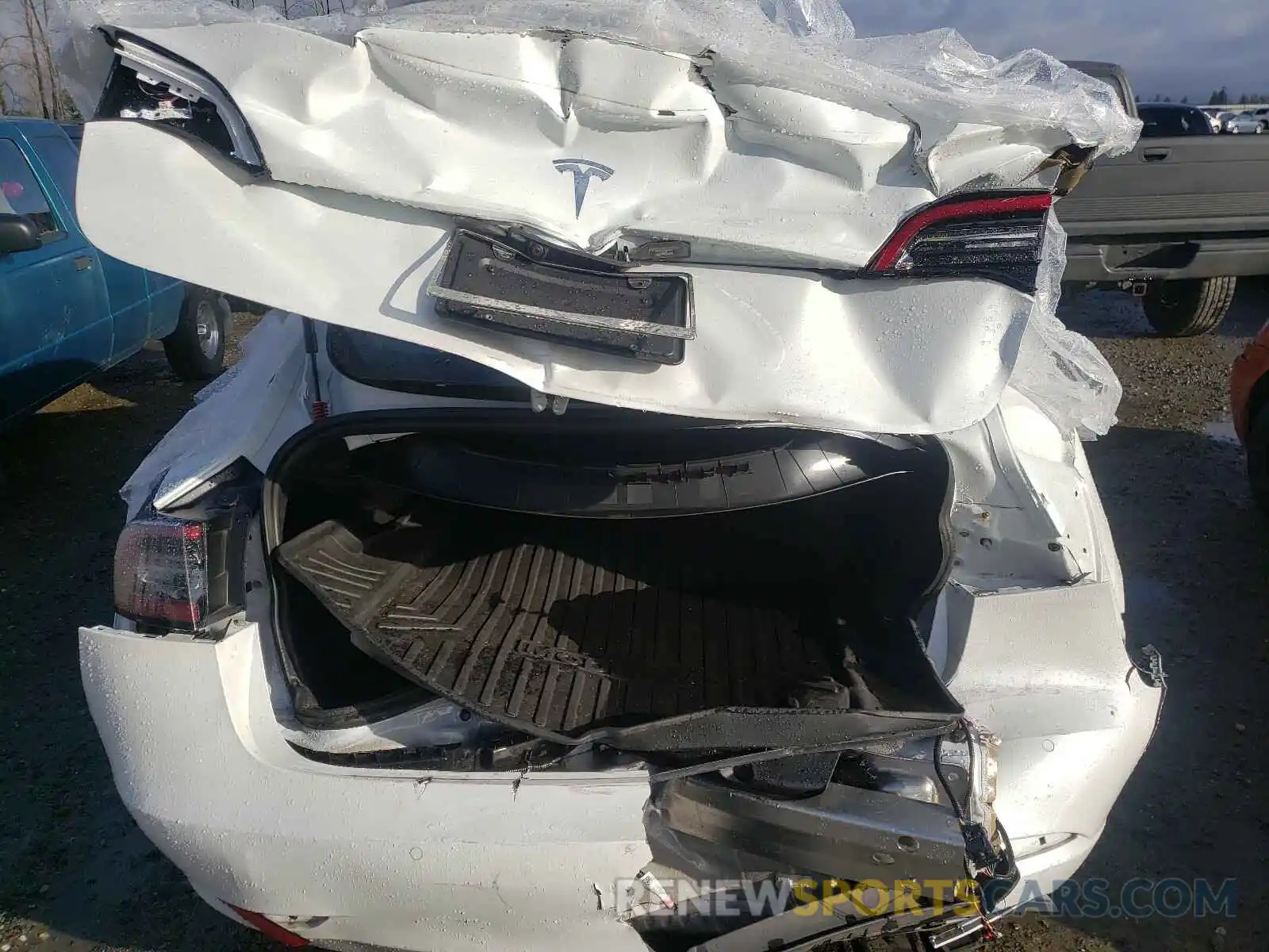 9 Photograph of a damaged car 5YJ3E1EA8LF740391 TESLA MODEL 3 2020
