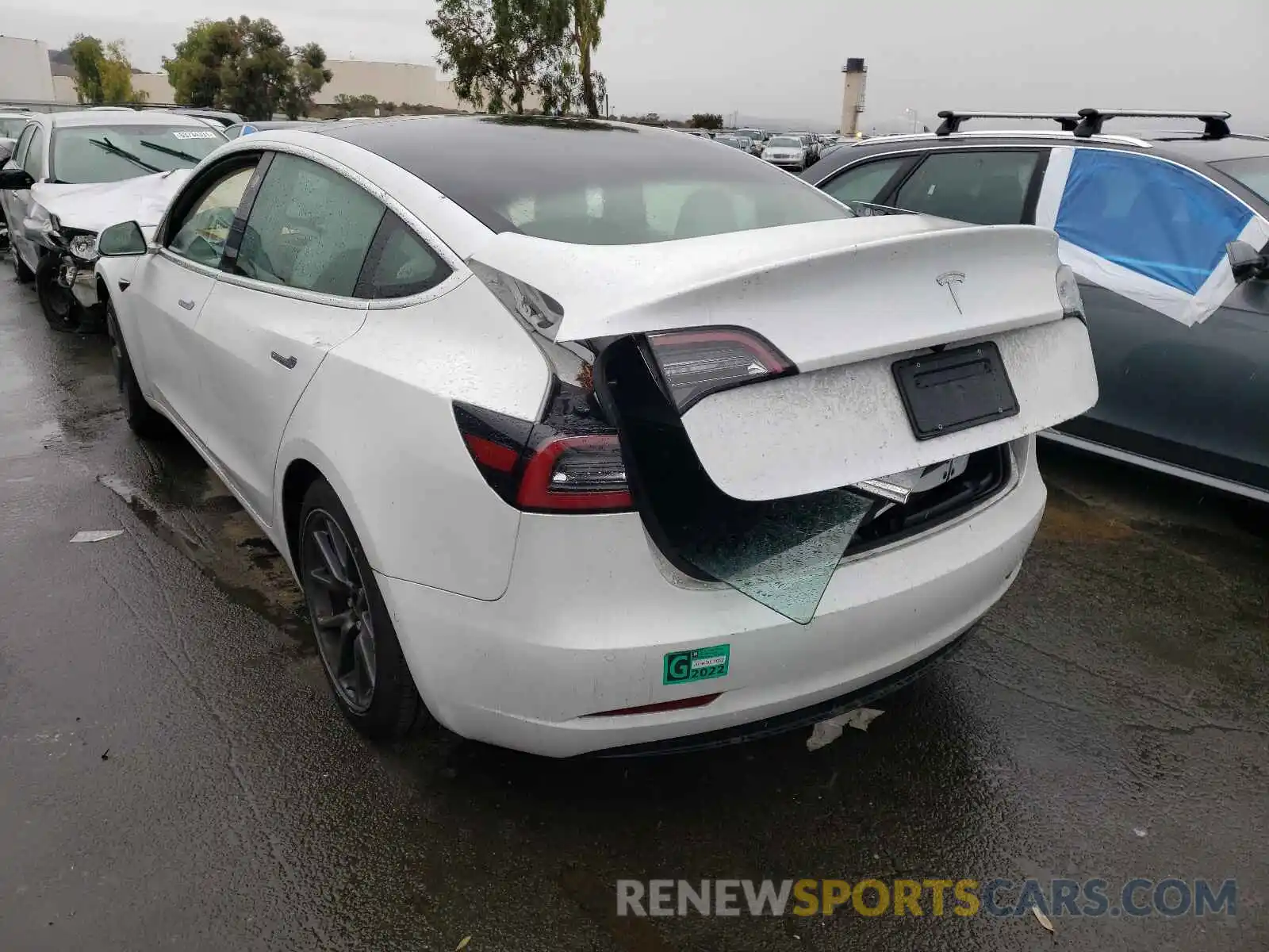 3 Photograph of a damaged car 5YJ3E1EA8LF746174 TESLA MODEL 3 2020