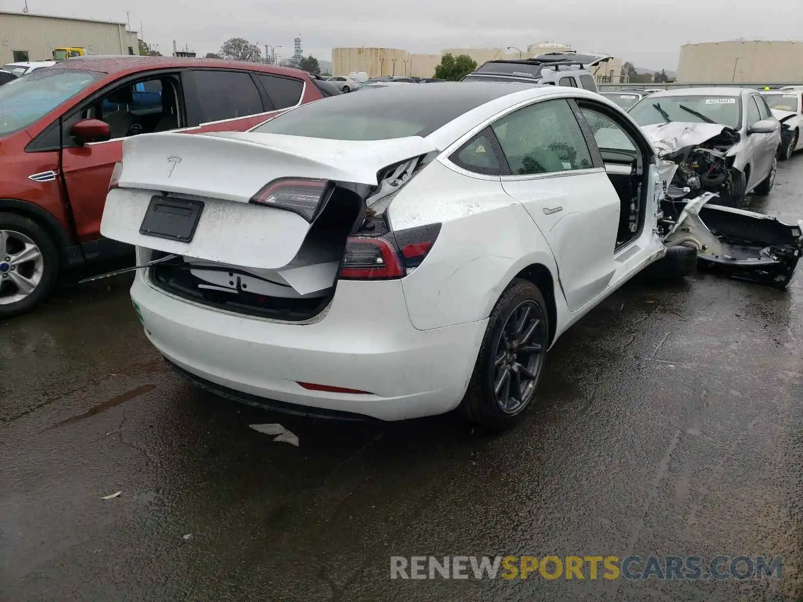 4 Photograph of a damaged car 5YJ3E1EA8LF746174 TESLA MODEL 3 2020