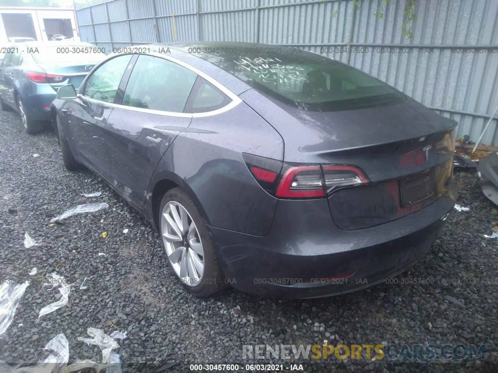 3 Photograph of a damaged car 5YJ3E1EA8LF783774 TESLA MODEL 3 2020