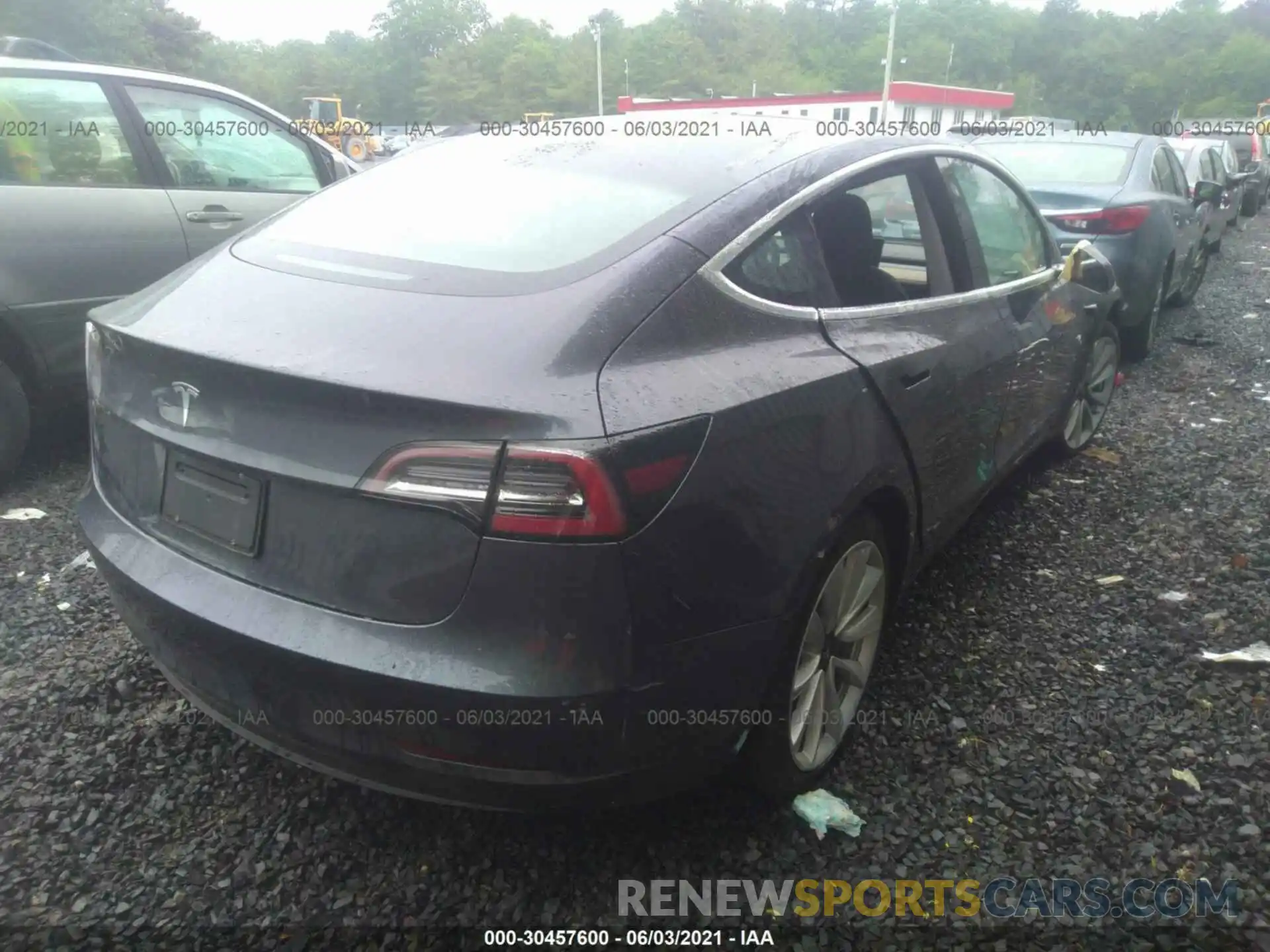 4 Photograph of a damaged car 5YJ3E1EA8LF783774 TESLA MODEL 3 2020