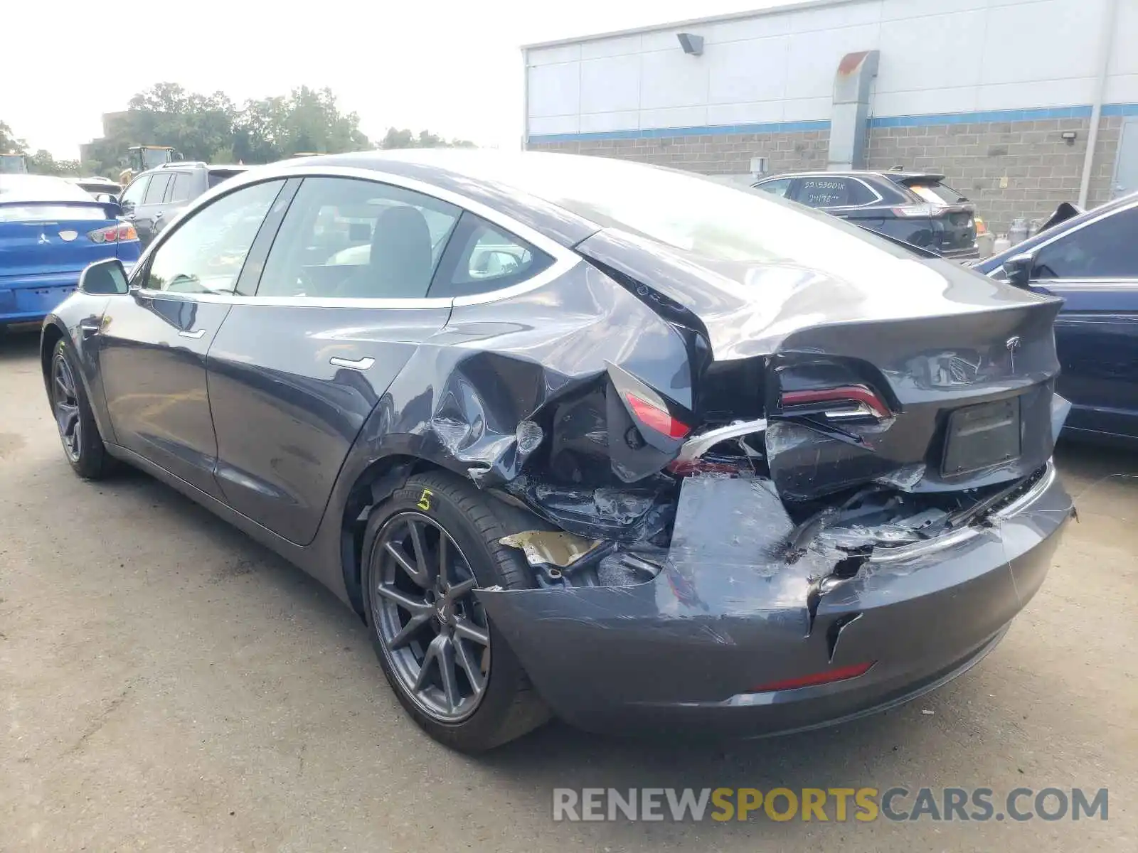 3 Photograph of a damaged car 5YJ3E1EA8LF784813 TESLA MODEL 3 2020