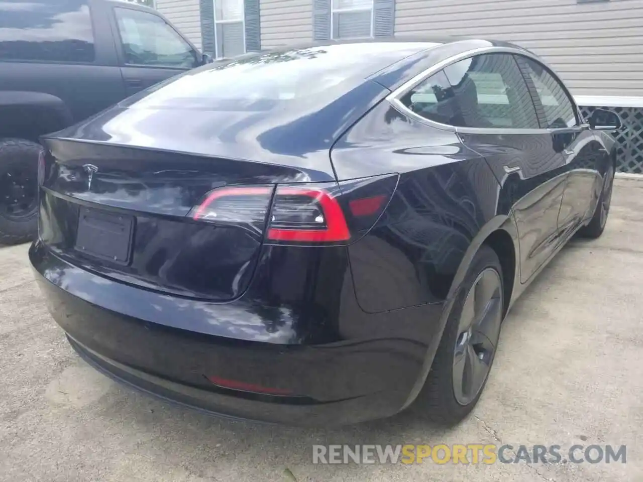 4 Photograph of a damaged car 5YJ3E1EA8LF792202 TESLA MODEL 3 2020