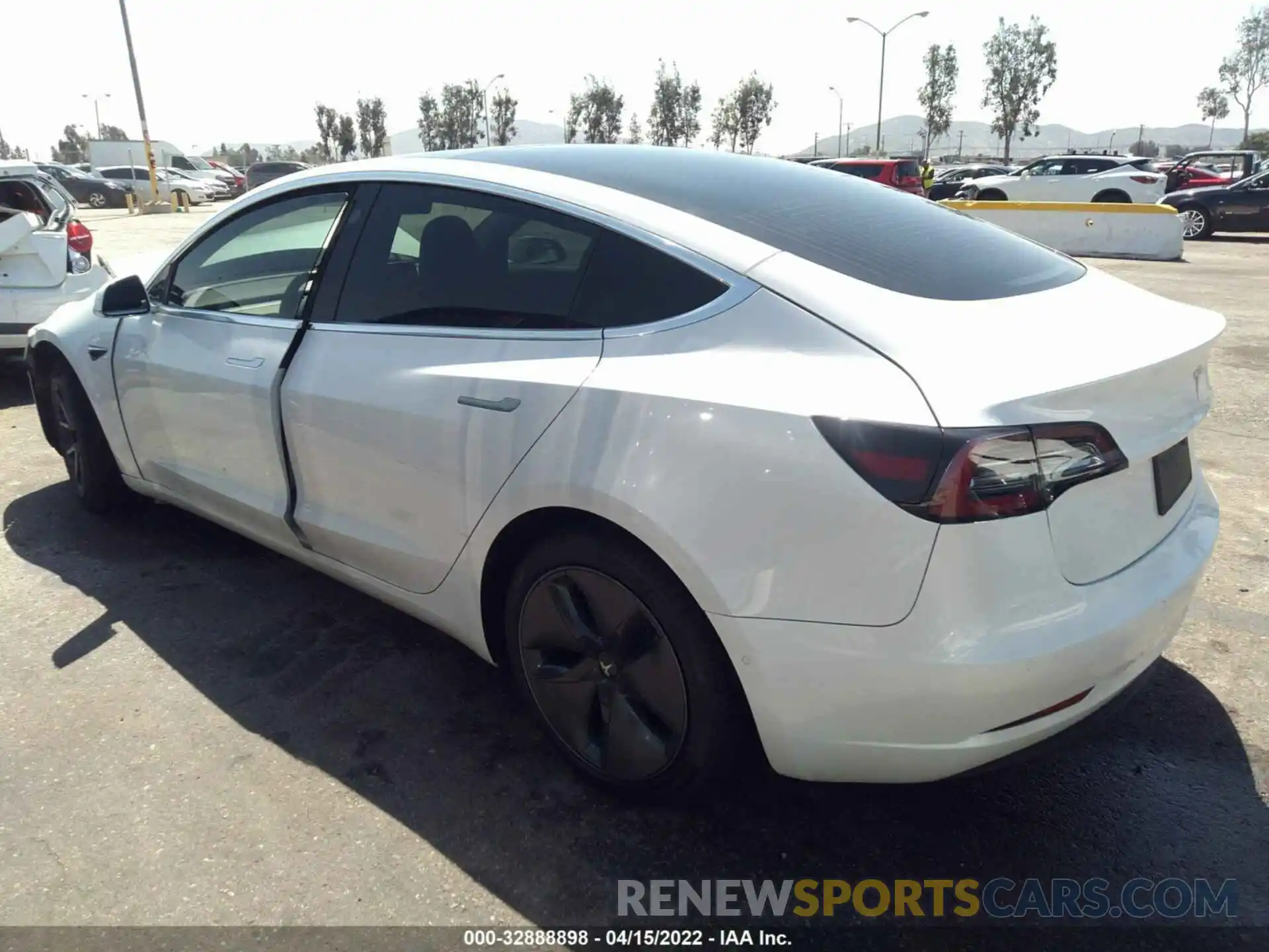 3 Photograph of a damaged car 5YJ3E1EA8LF798534 TESLA MODEL 3 2020