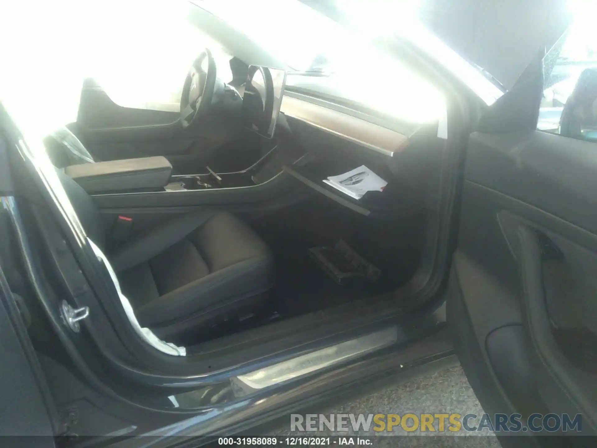 5 Photograph of a damaged car 5YJ3E1EA8LF798968 TESLA MODEL 3 2020