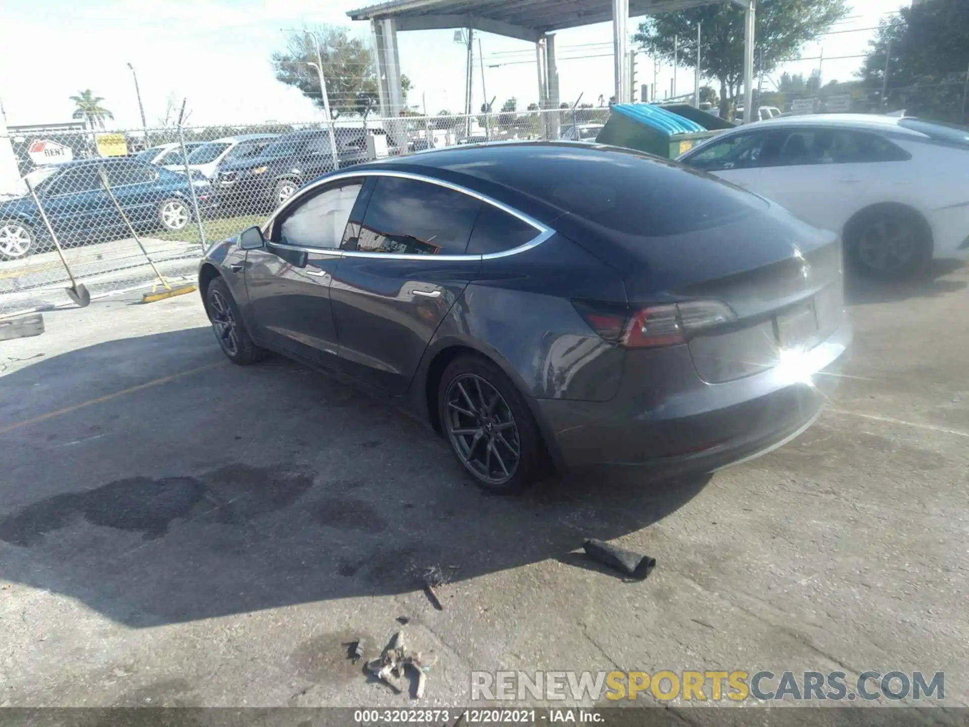 3 Photograph of a damaged car 5YJ3E1EA8LF808446 TESLA MODEL 3 2020