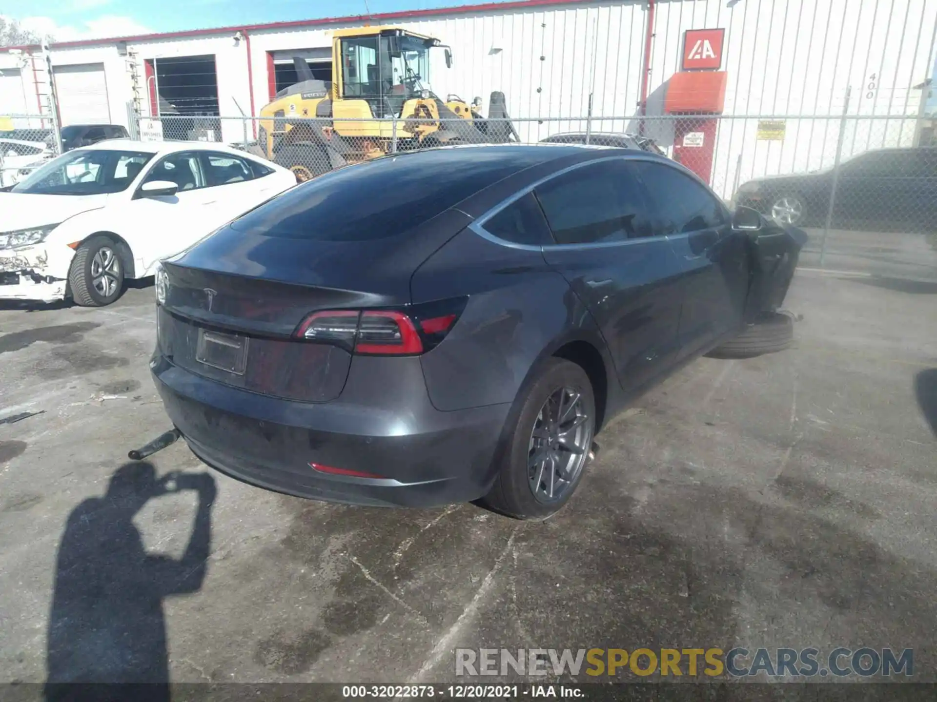 4 Фотография поврежденного автомобиля 5YJ3E1EA8LF808446 TESLA MODEL 3 2020