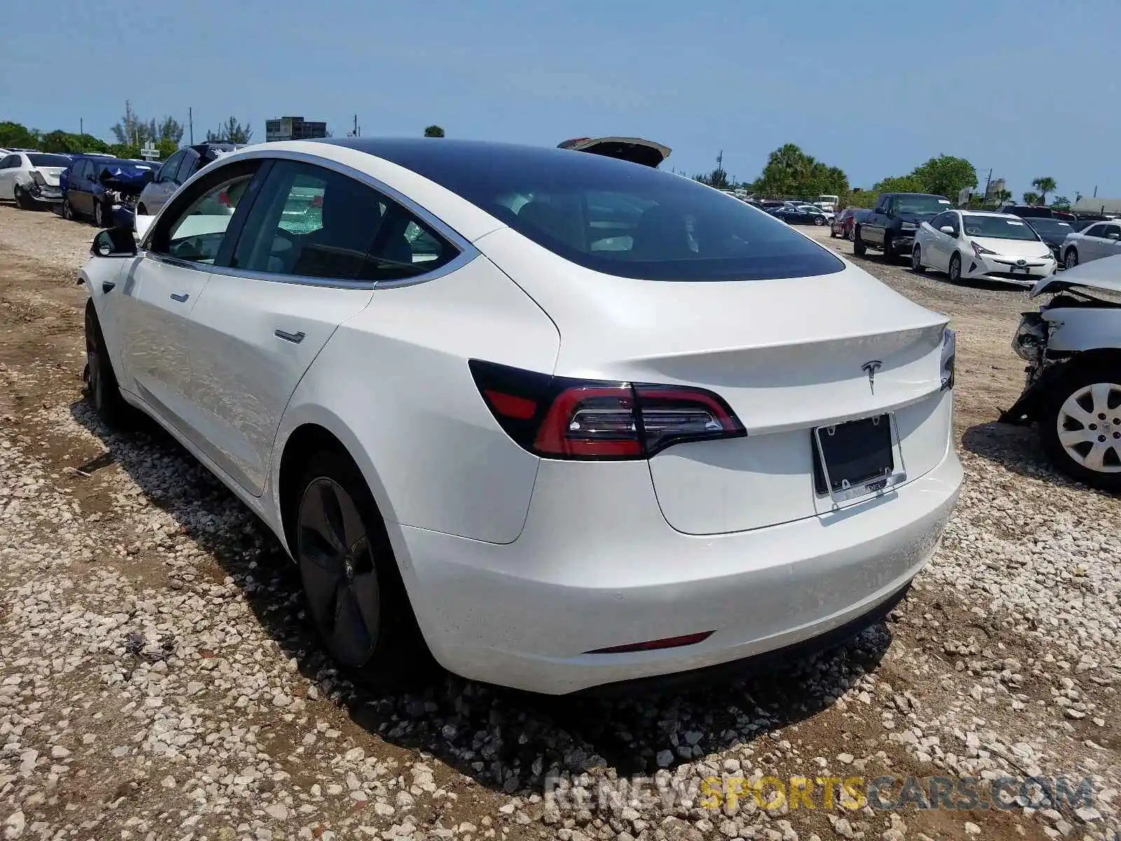 3 Photograph of a damaged car 5YJ3E1EA9LF612239 TESLA MODEL 3 2020