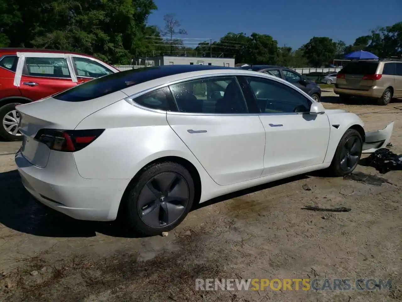 3 Photograph of a damaged car 5YJ3E1EA9LF612595 TESLA MODEL 3 2020