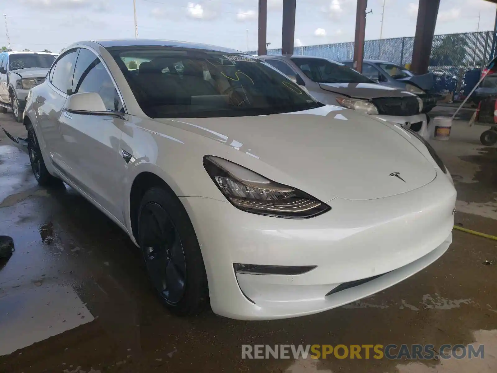 1 Photograph of a damaged car 5YJ3E1EA9LF613178 TESLA MODEL 3 2020