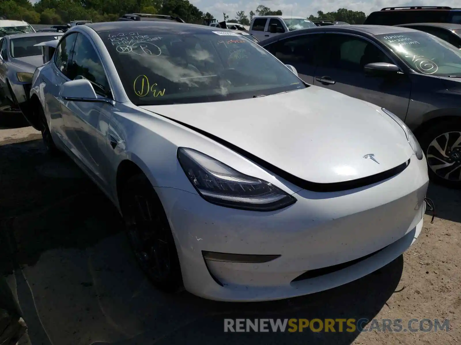 1 Photograph of a damaged car 5YJ3E1EA9LF613679 TESLA MODEL 3 2020