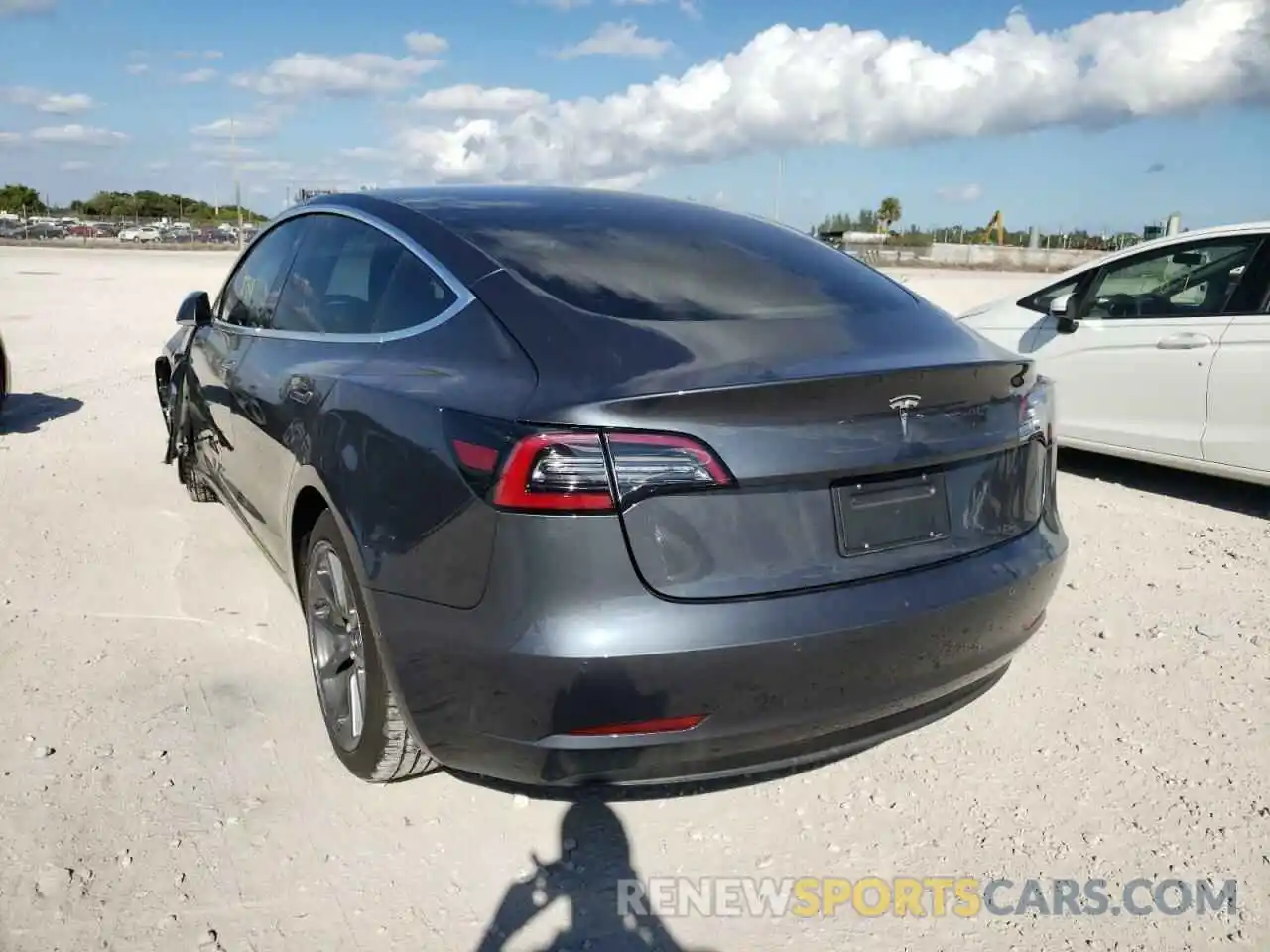 3 Photograph of a damaged car 5YJ3E1EA9LF630708 TESLA MODEL 3 2020