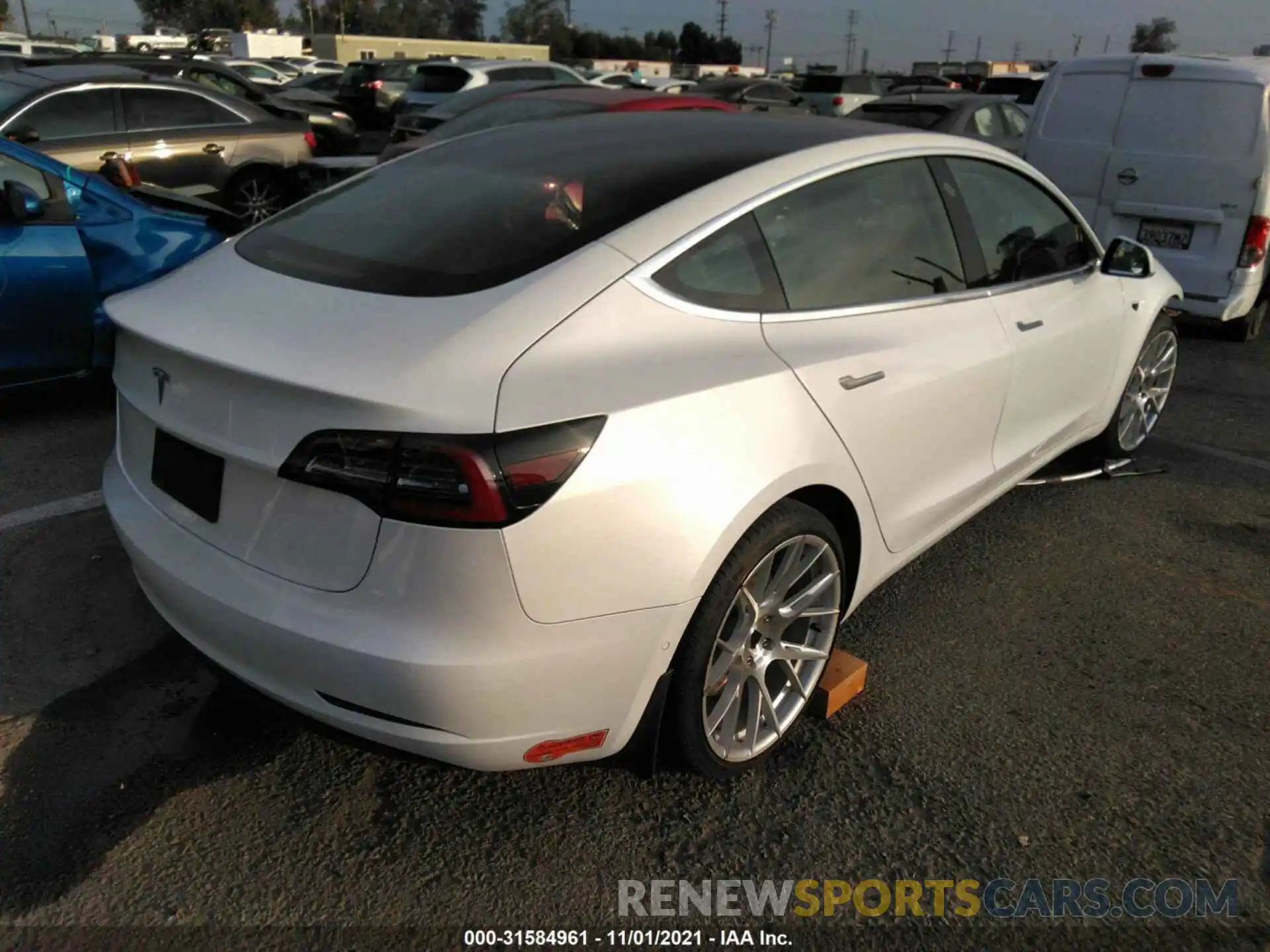 4 Photograph of a damaged car 5YJ3E1EA9LF632622 TESLA MODEL 3 2020