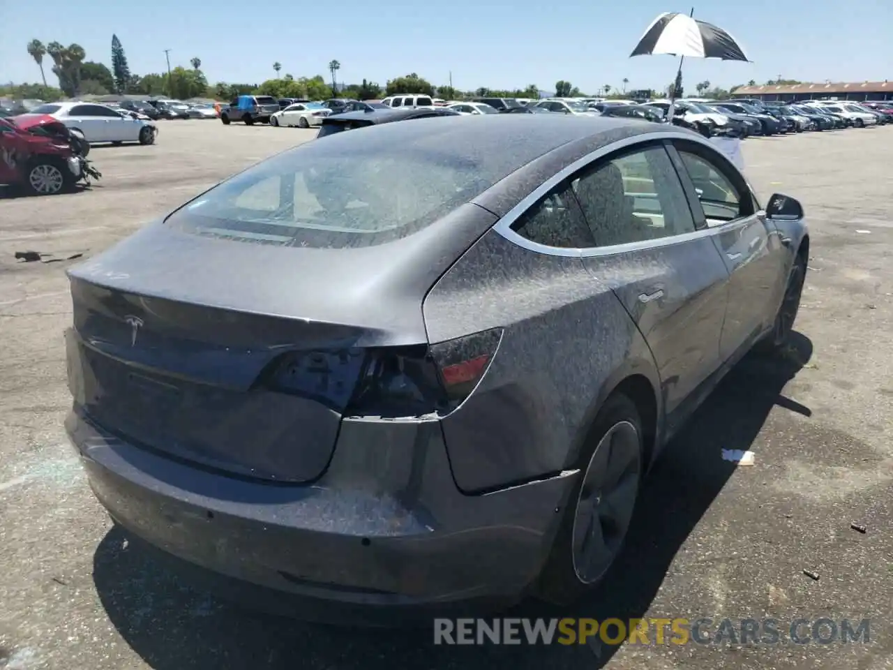 4 Photograph of a damaged car 5YJ3E1EA9LF643913 TESLA MODEL 3 2020