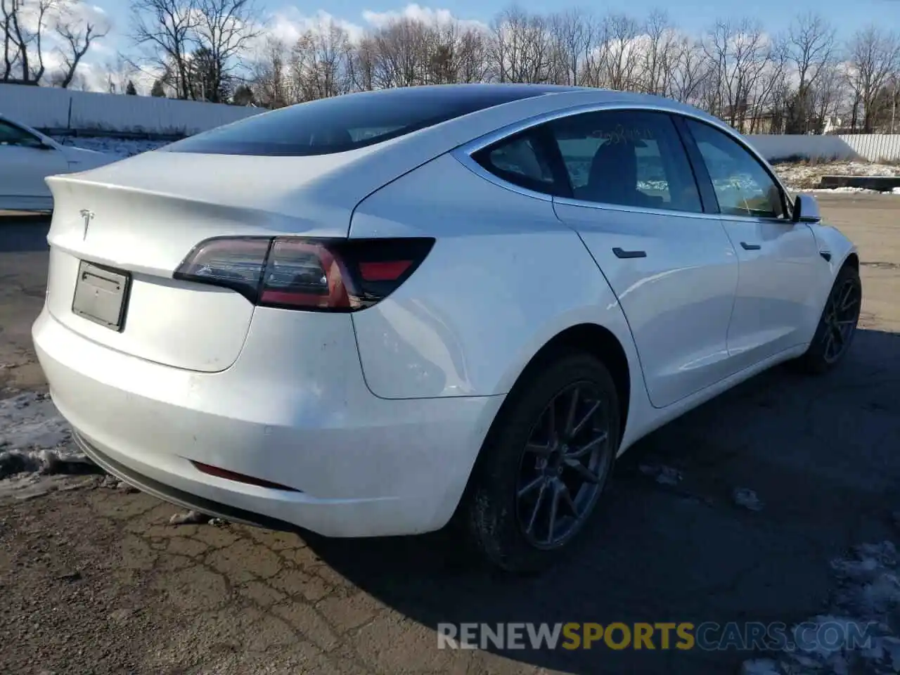 4 Photograph of a damaged car 5YJ3E1EA9LF658735 TESLA MODEL 3 2020