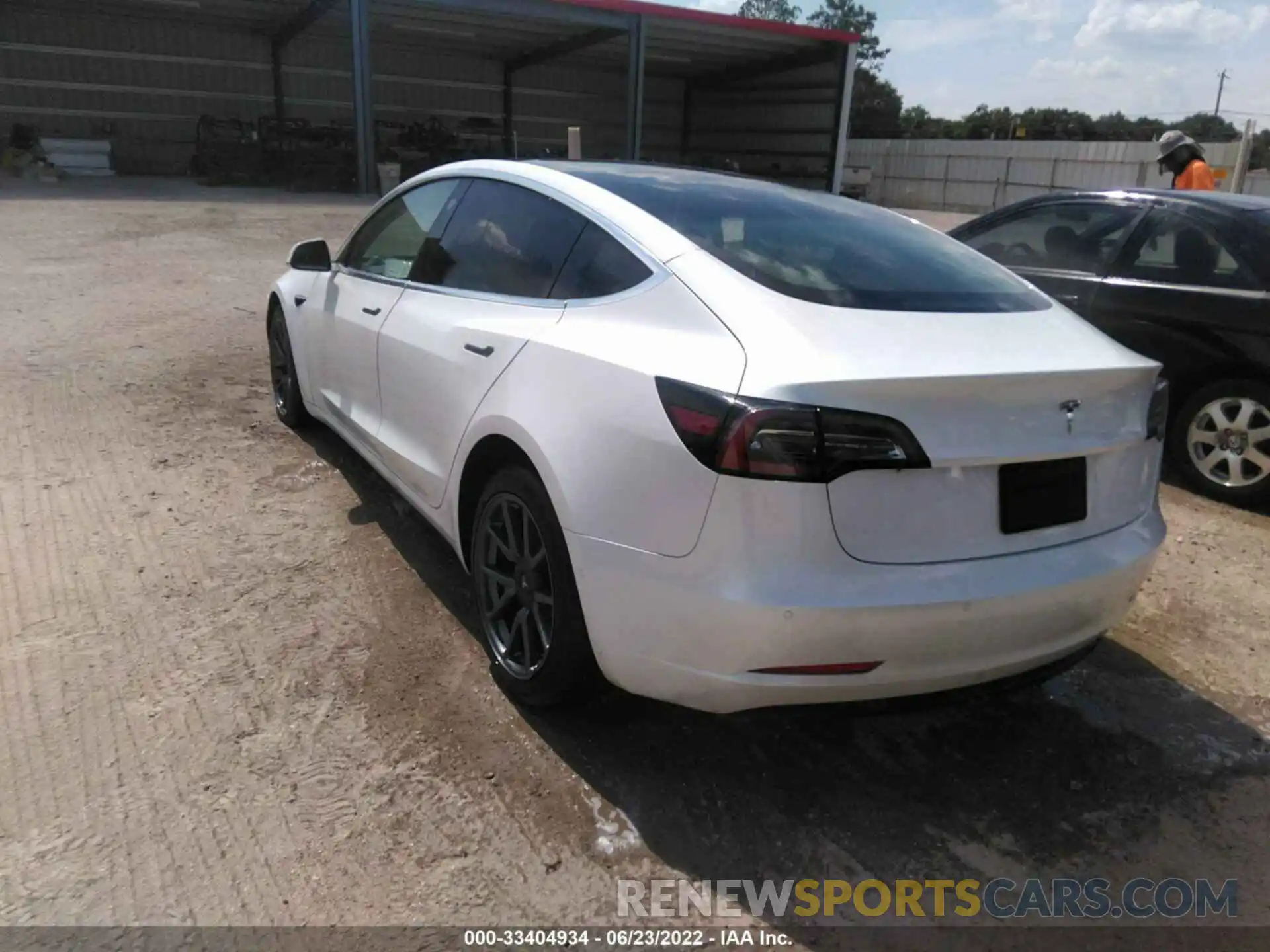 3 Photograph of a damaged car 5YJ3E1EA9LF660033 TESLA MODEL 3 2020