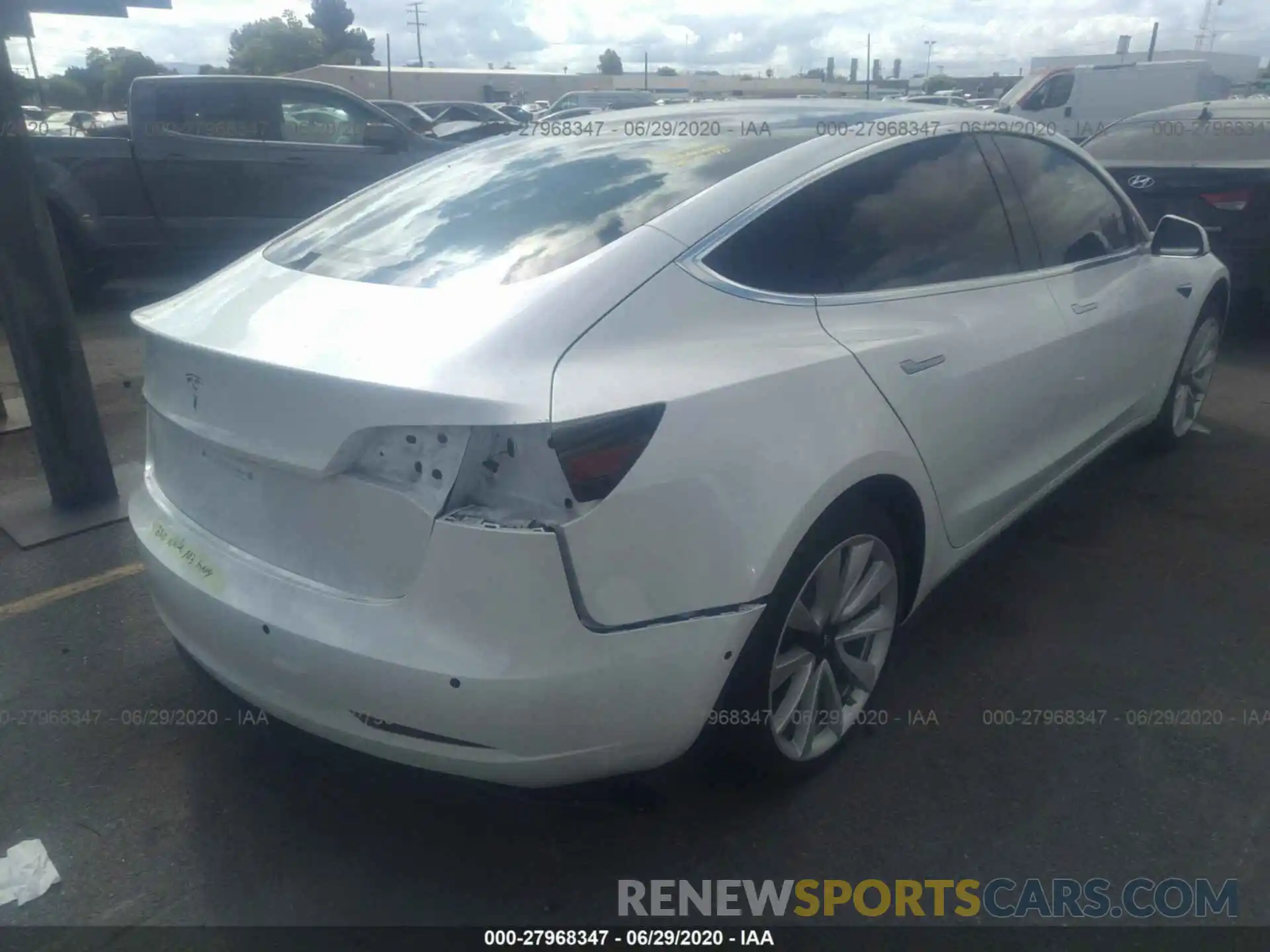 4 Photograph of a damaged car 5YJ3E1EA9LF661487 TESLA MODEL 3 2020