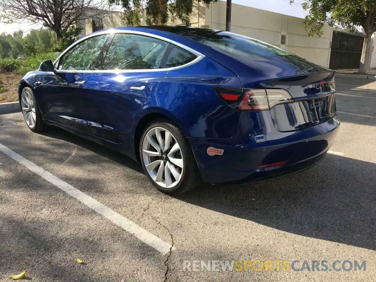 3 Photograph of a damaged car 5YJ3E1EA9LF745826 TESLA MODEL 3 2020