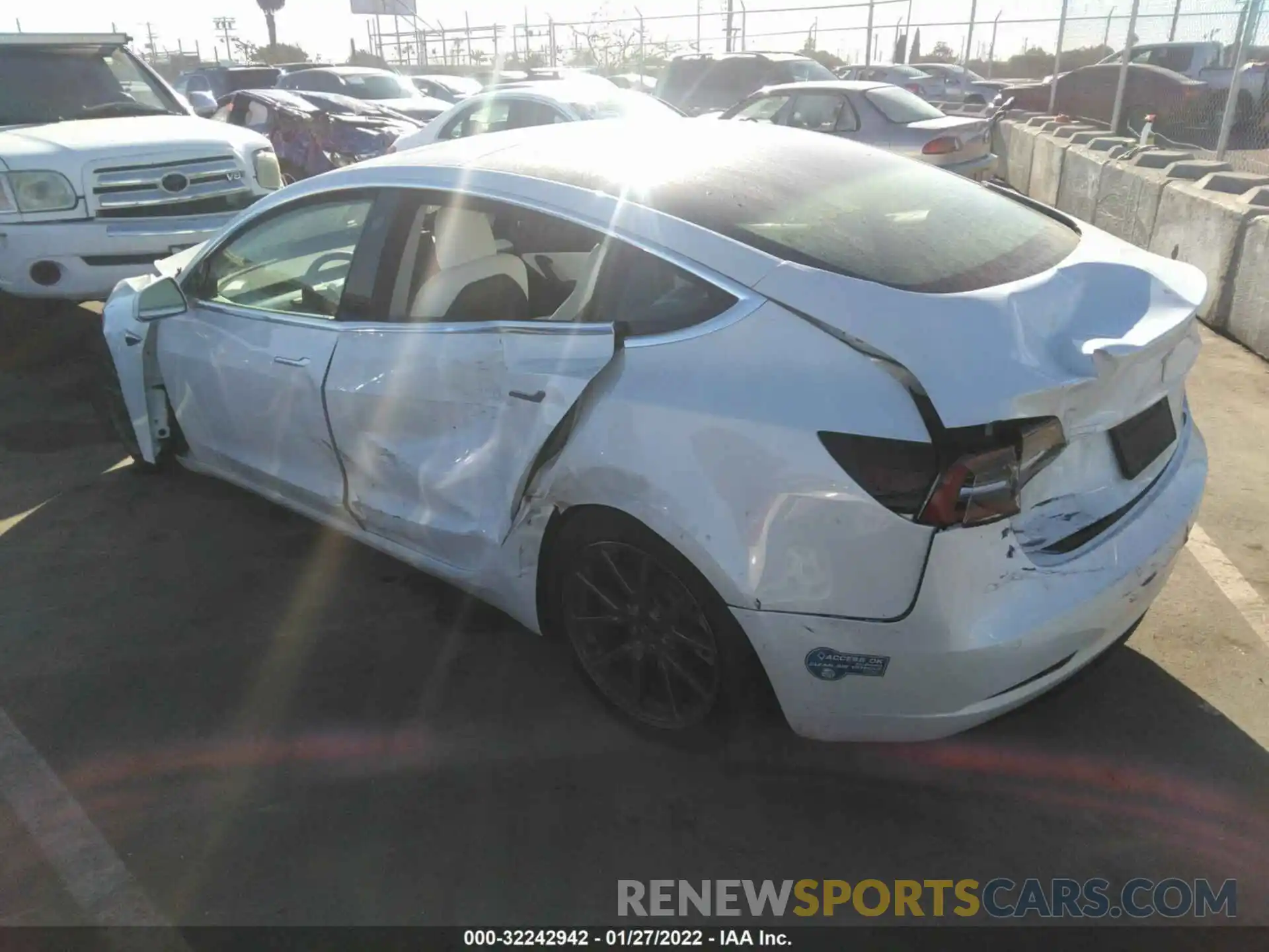 3 Photograph of a damaged car 5YJ3E1EA9LF808116 TESLA MODEL 3 2020