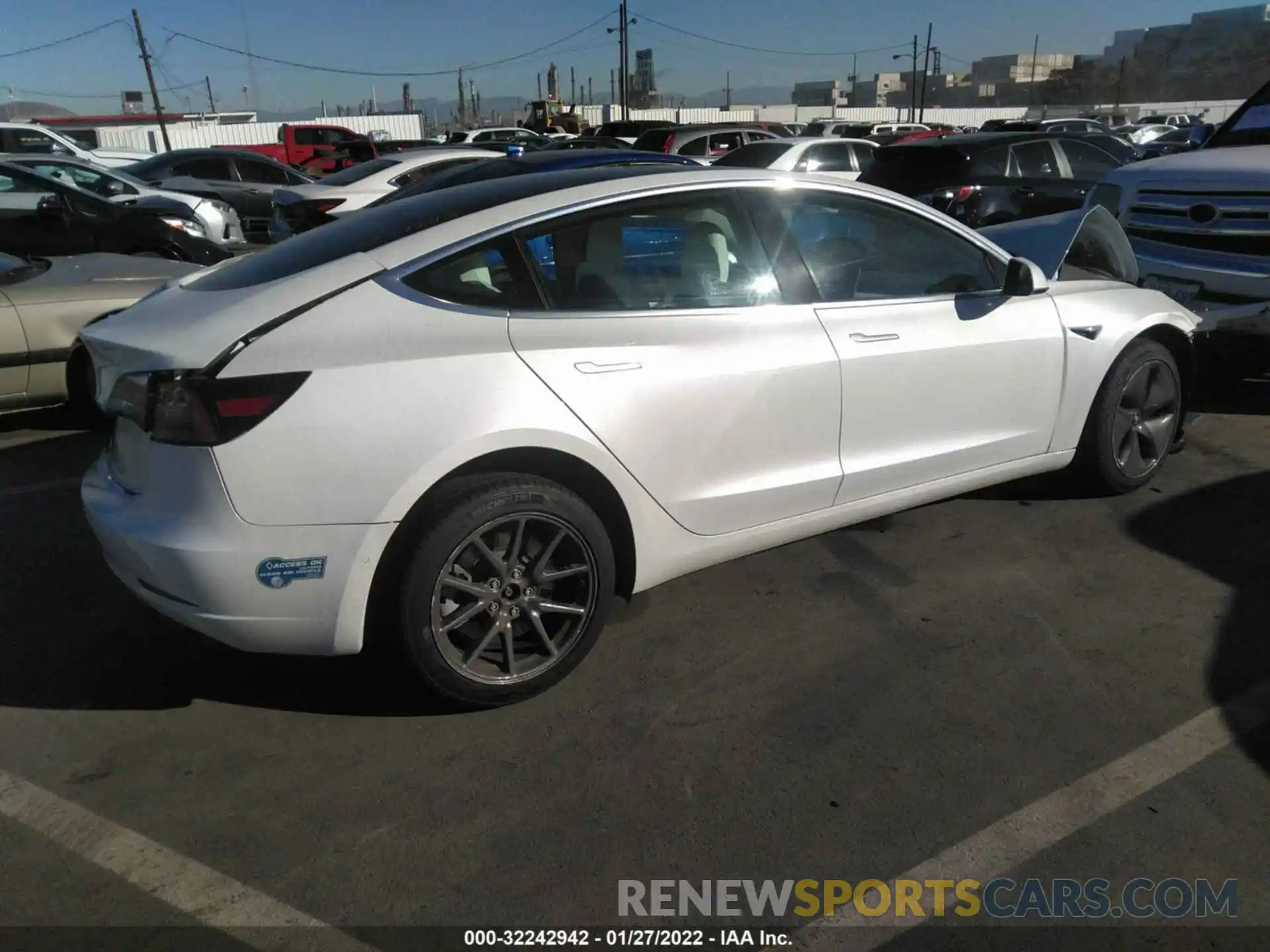 4 Photograph of a damaged car 5YJ3E1EA9LF808116 TESLA MODEL 3 2020