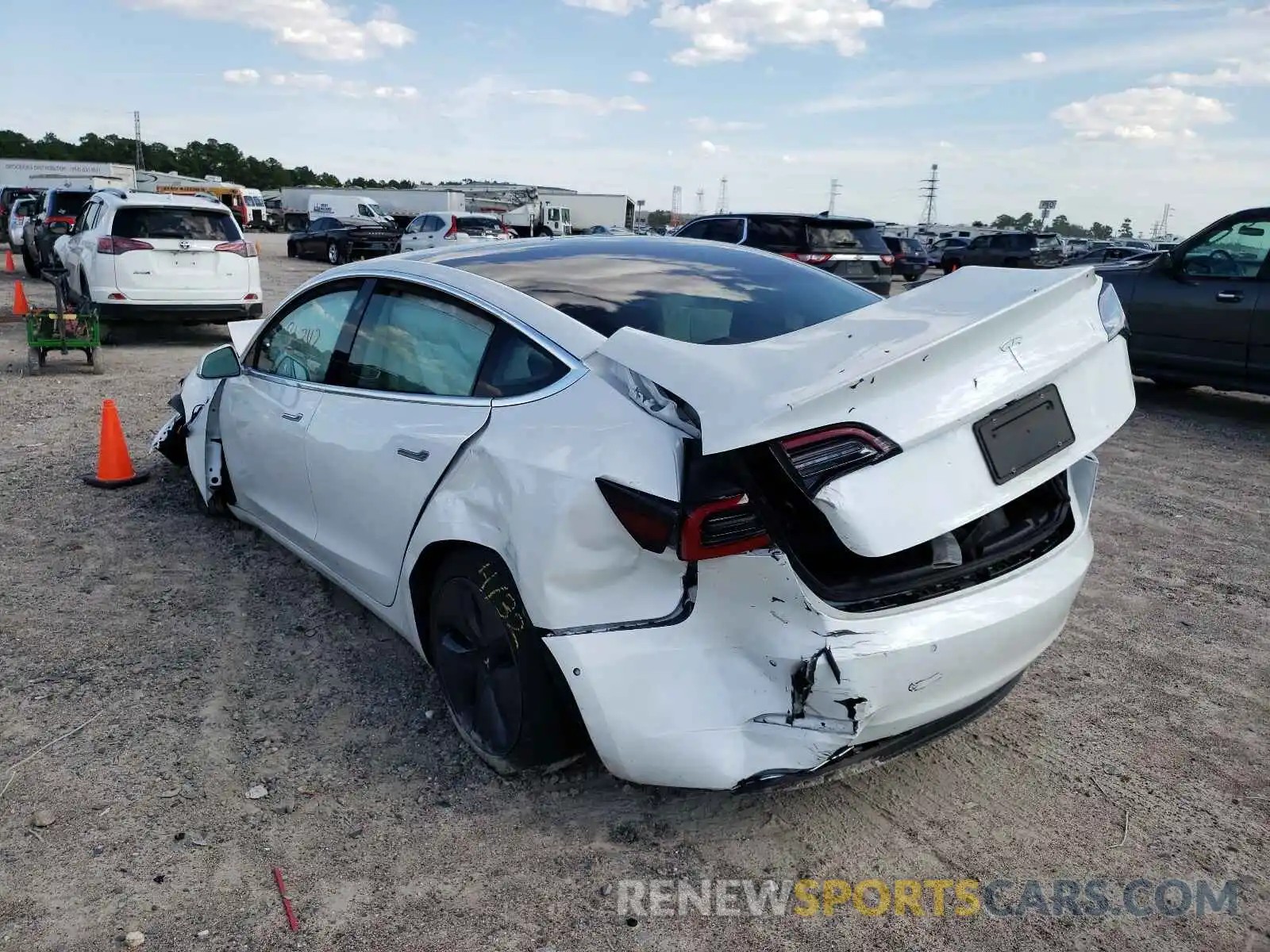 3 Photograph of a damaged car 5YJ3E1EAXLF504602 TESLA MODEL 3 2020