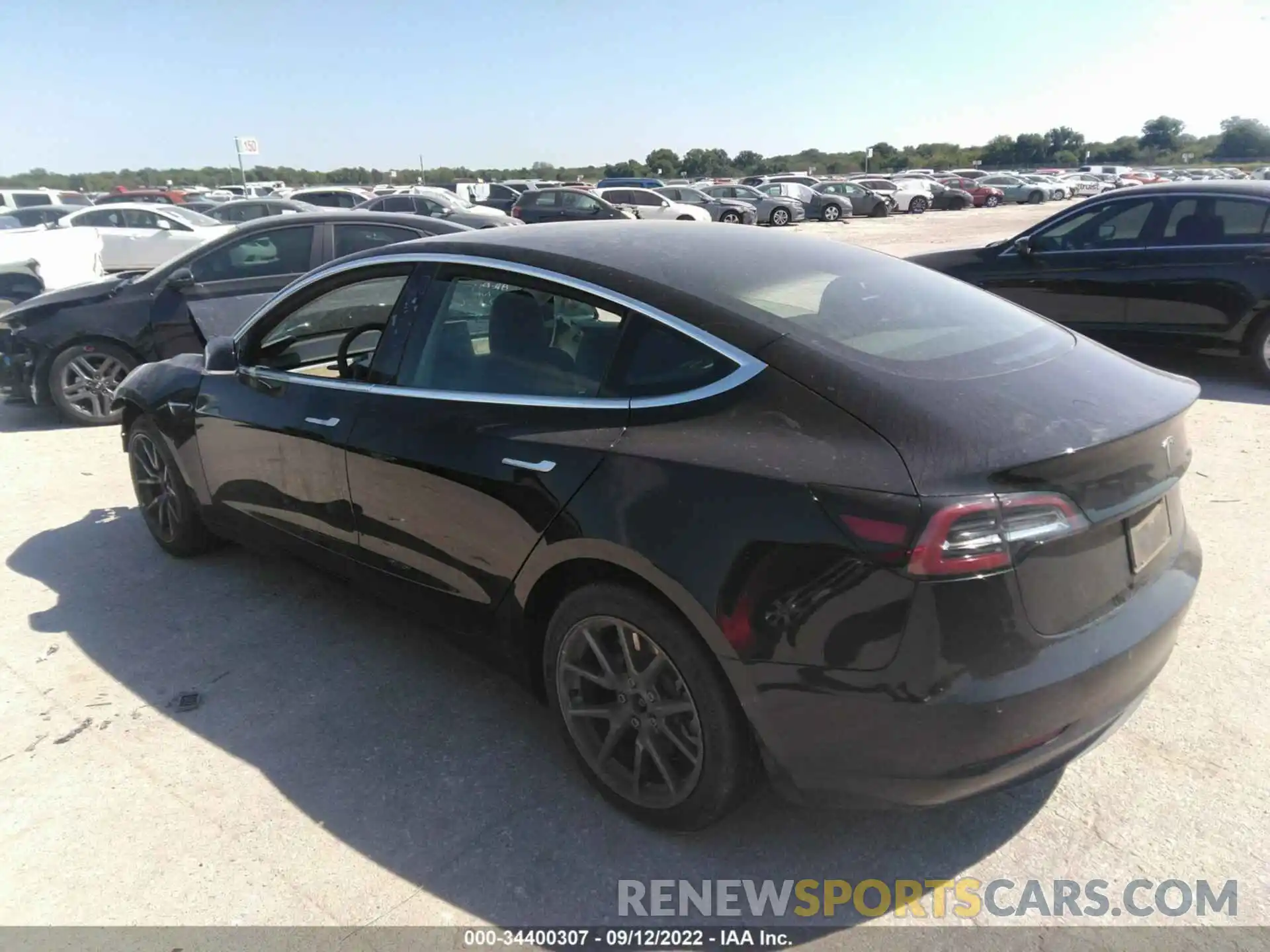 3 Photograph of a damaged car 5YJ3E1EAXLF606272 TESLA MODEL 3 2020