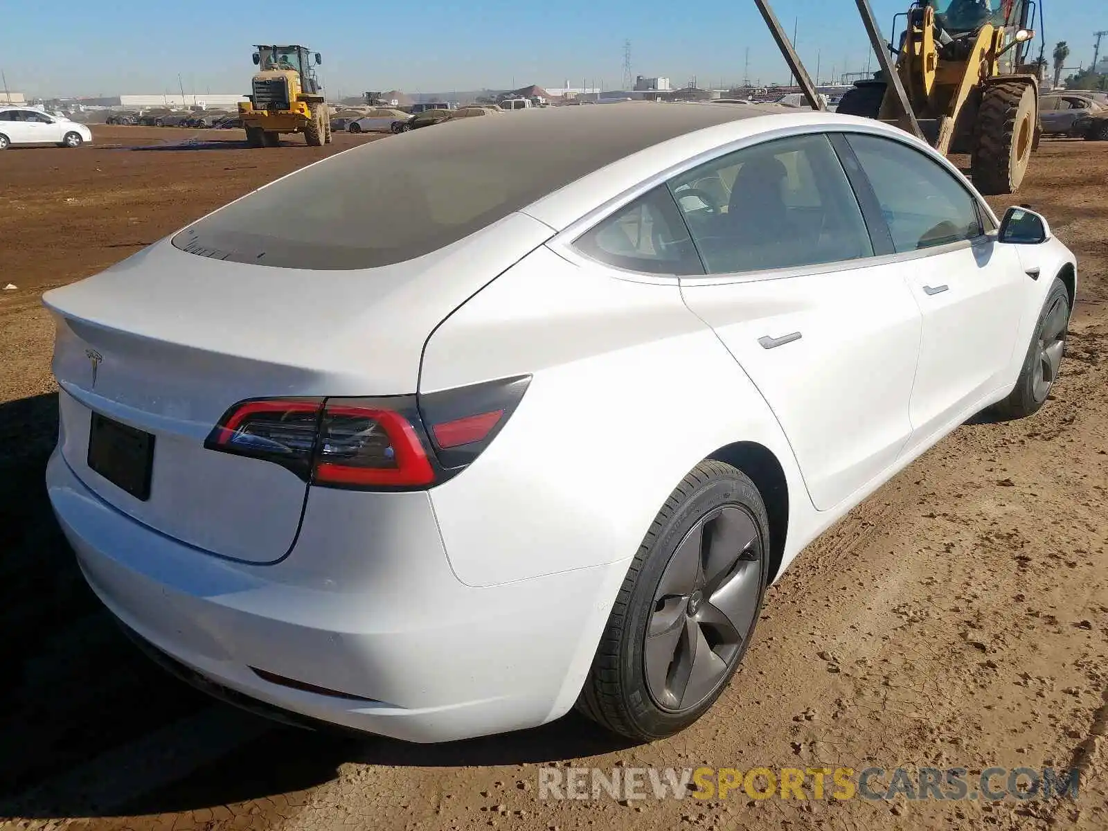 4 Фотография поврежденного автомобиля 5YJ3E1EAXLF612136 TESLA MODEL 3 2020