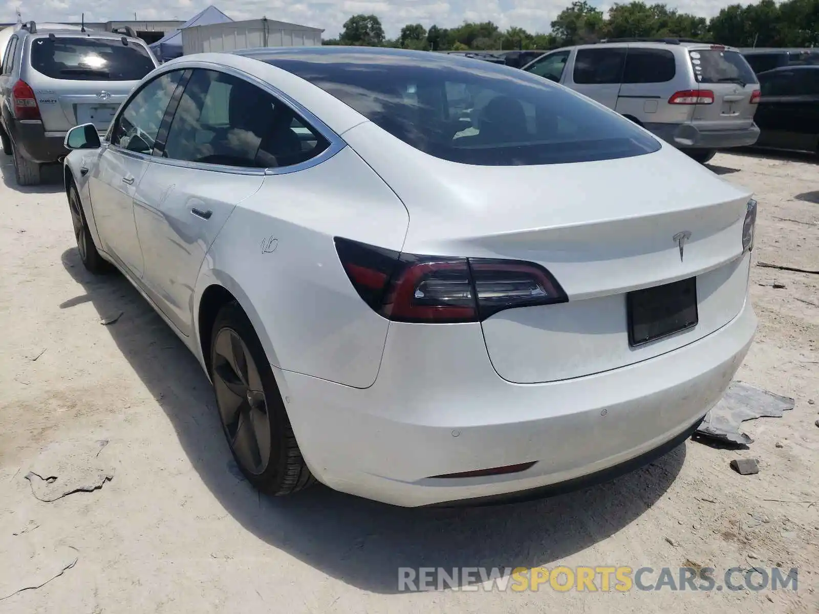 3 Photograph of a damaged car 5YJ3E1EAXLF612511 TESLA MODEL 3 2020