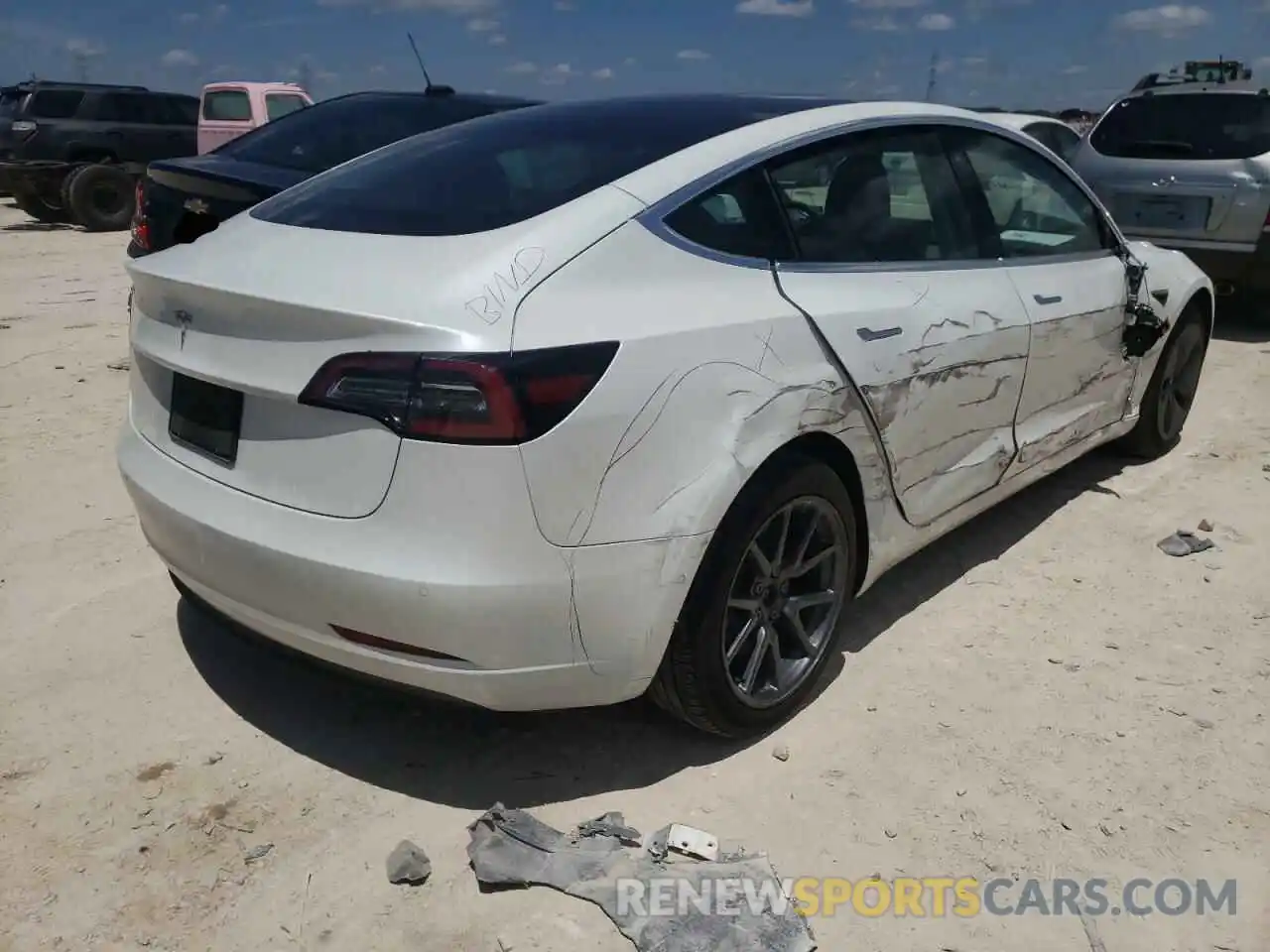 4 Photograph of a damaged car 5YJ3E1EAXLF612511 TESLA MODEL 3 2020