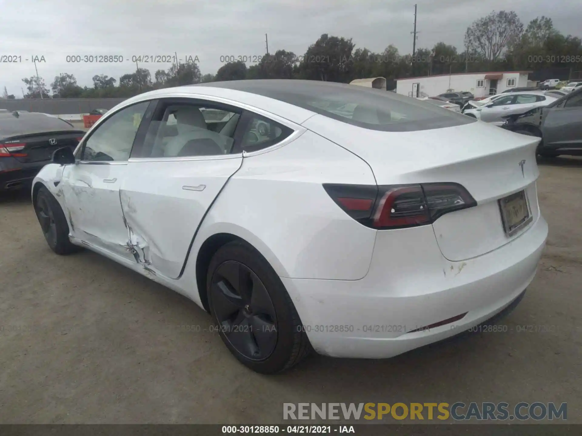 3 Photograph of a damaged car 5YJ3E1EAXLF615599 TESLA MODEL 3 2020