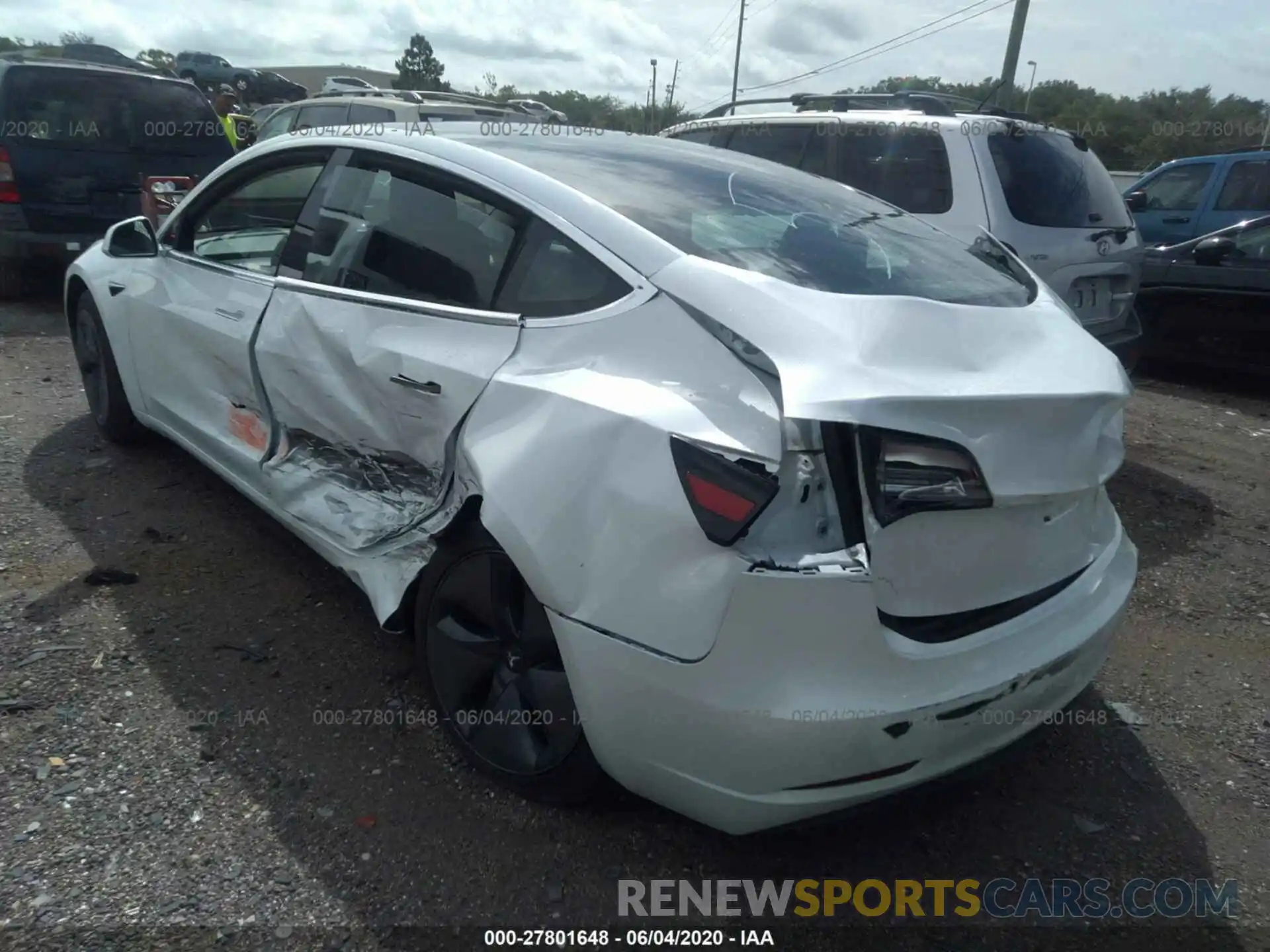 3 Photograph of a damaged car 5YJ3E1EAXLF632998 TESLA MODEL 3 2020