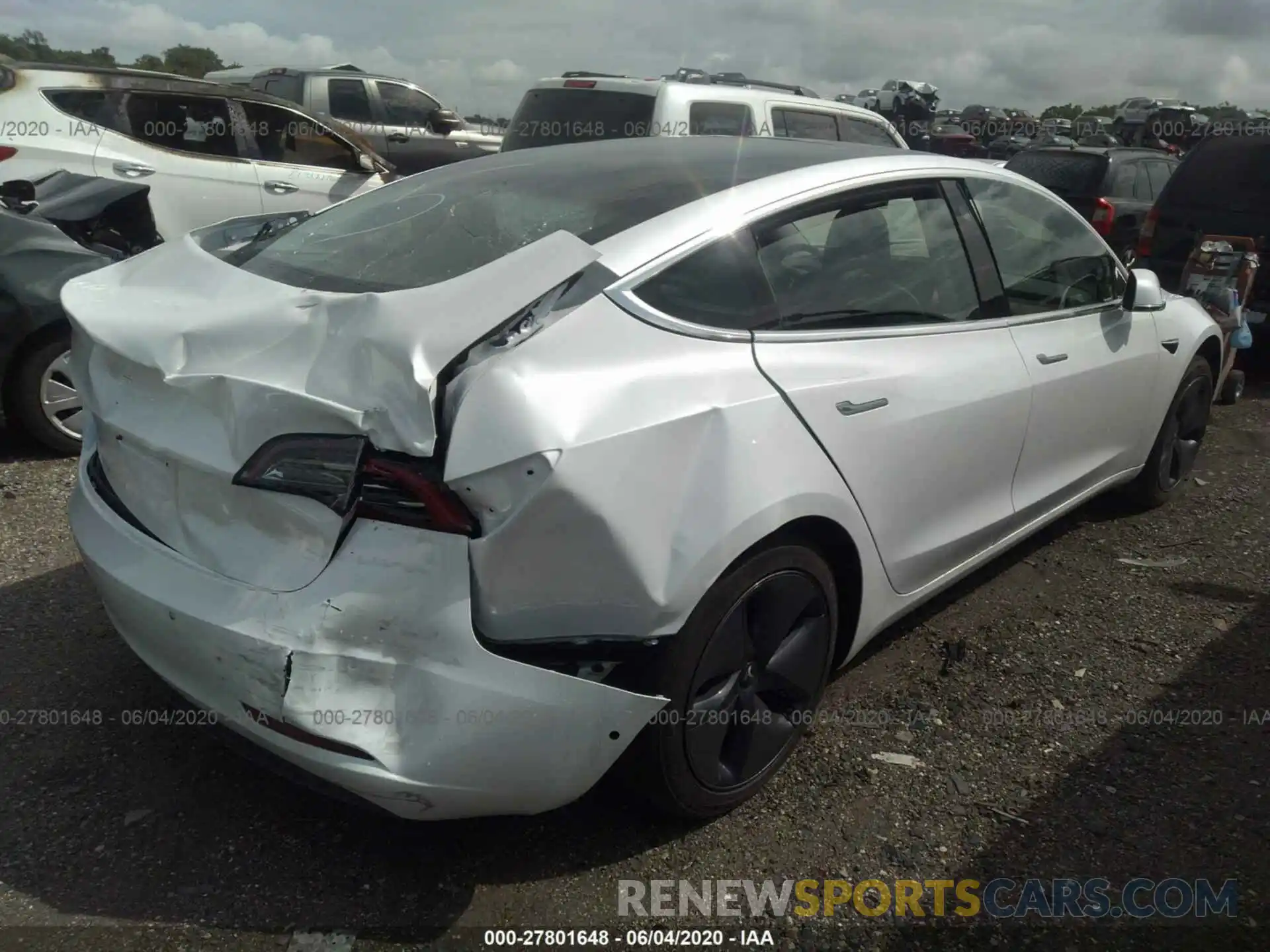 4 Photograph of a damaged car 5YJ3E1EAXLF632998 TESLA MODEL 3 2020