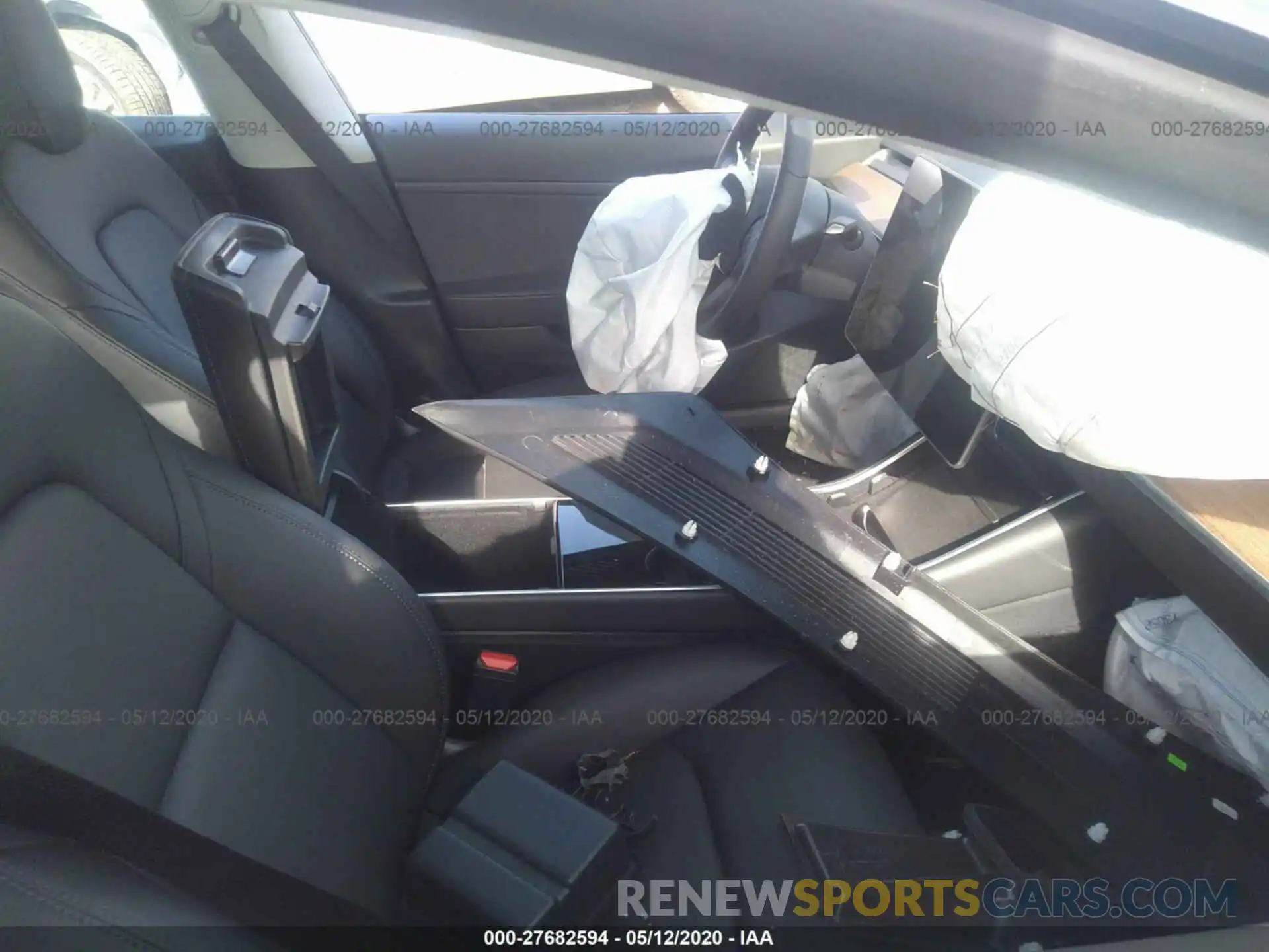 5 Photograph of a damaged car 5YJ3E1EAXLF633018 TESLA MODEL 3 2020