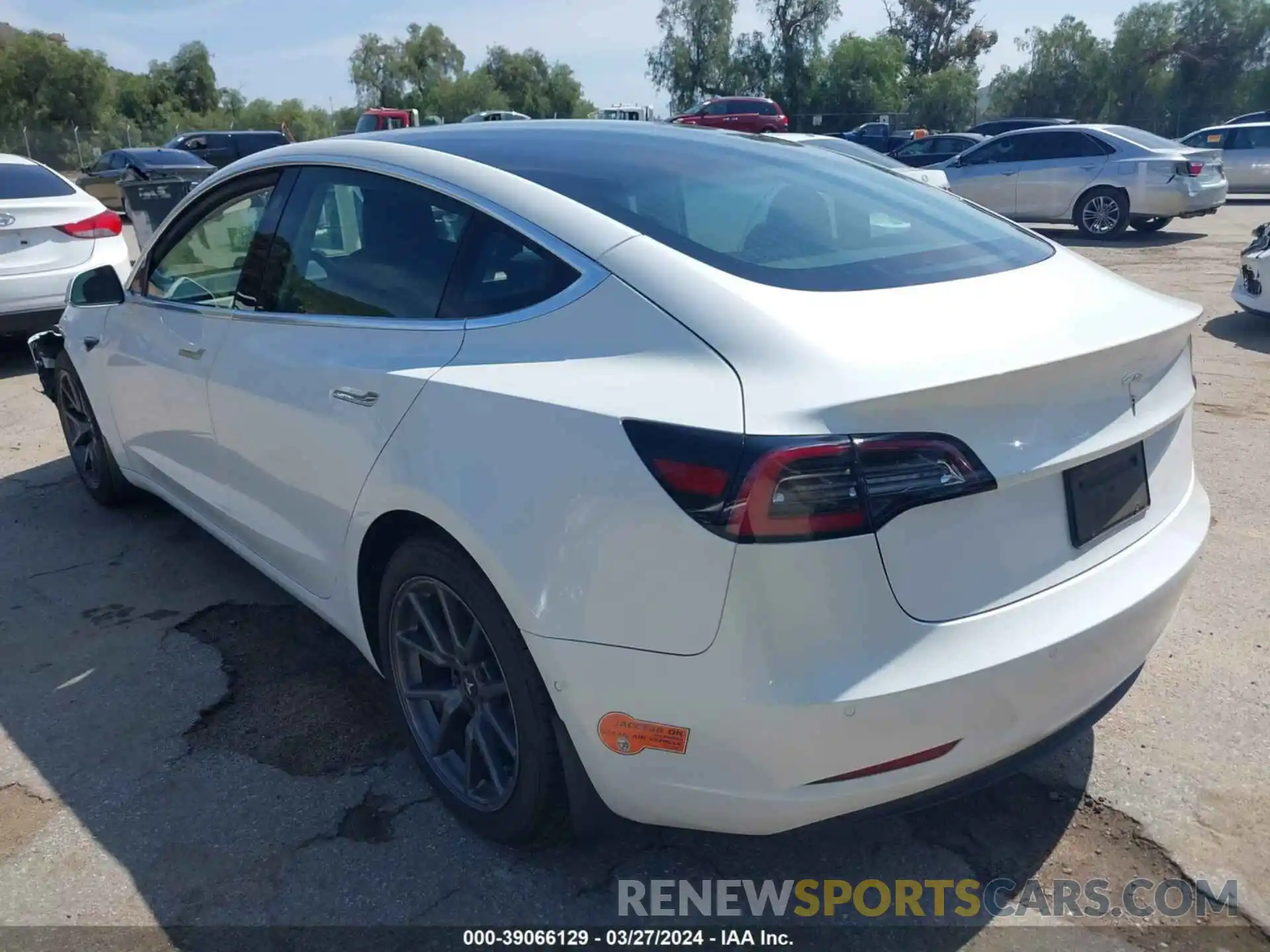 3 Photograph of a damaged car 5YJ3E1EAXLF633231 TESLA MODEL 3 2020