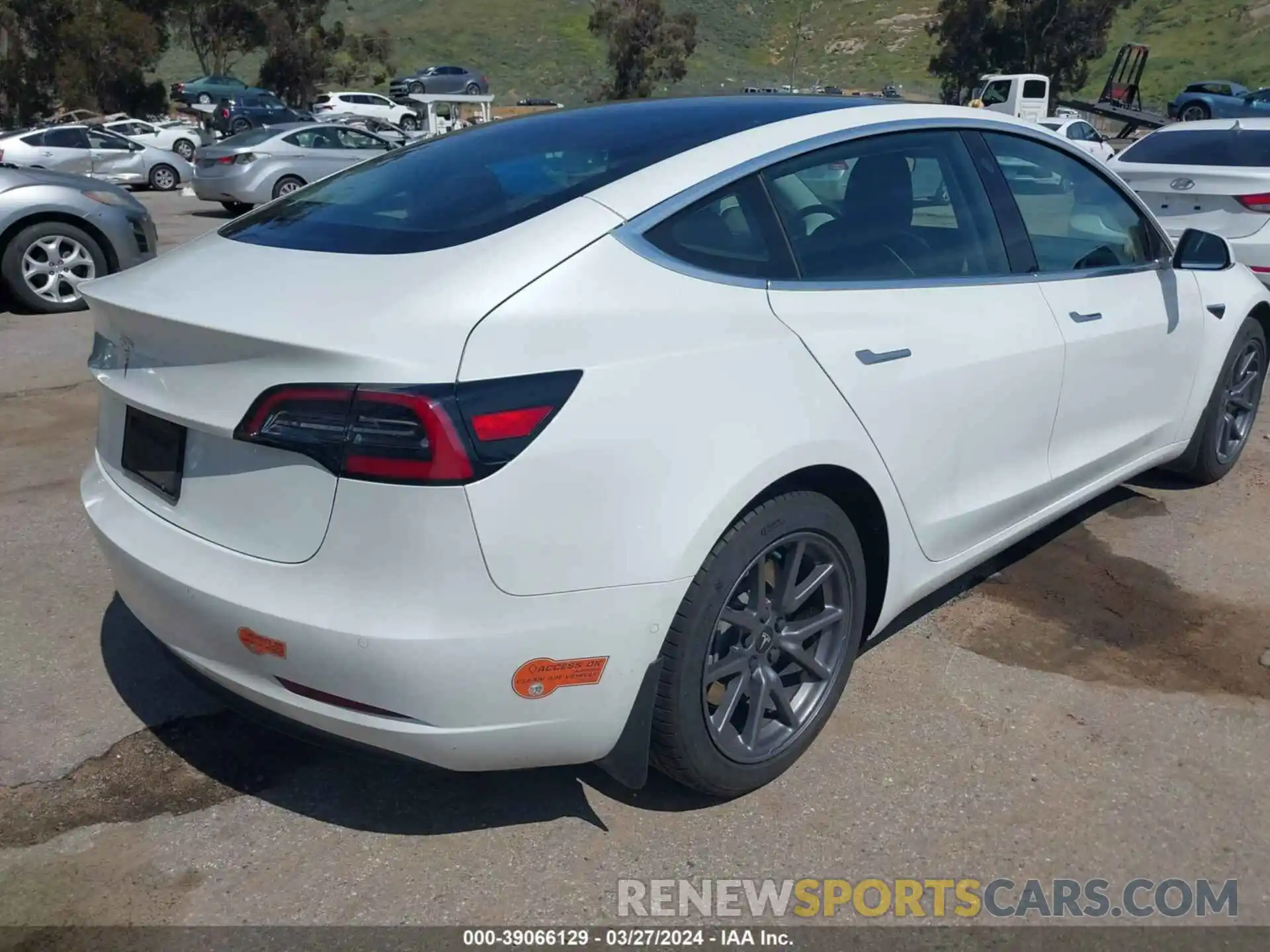 4 Photograph of a damaged car 5YJ3E1EAXLF633231 TESLA MODEL 3 2020