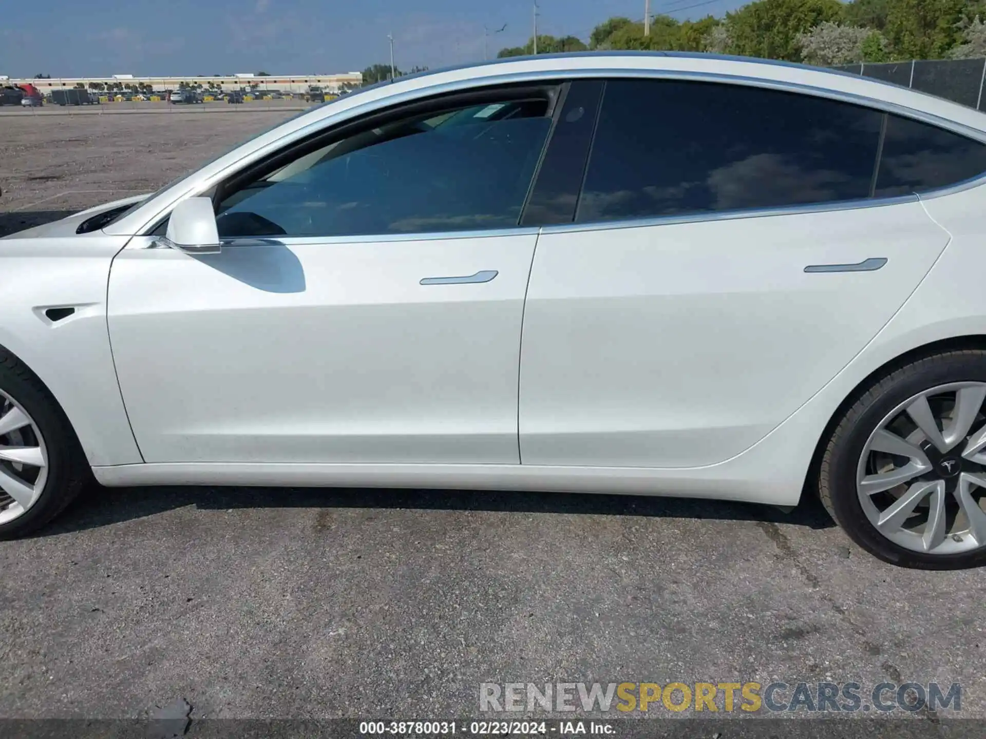 14 Photograph of a damaged car 5YJ3E1EAXLF634296 TESLA MODEL 3 2020