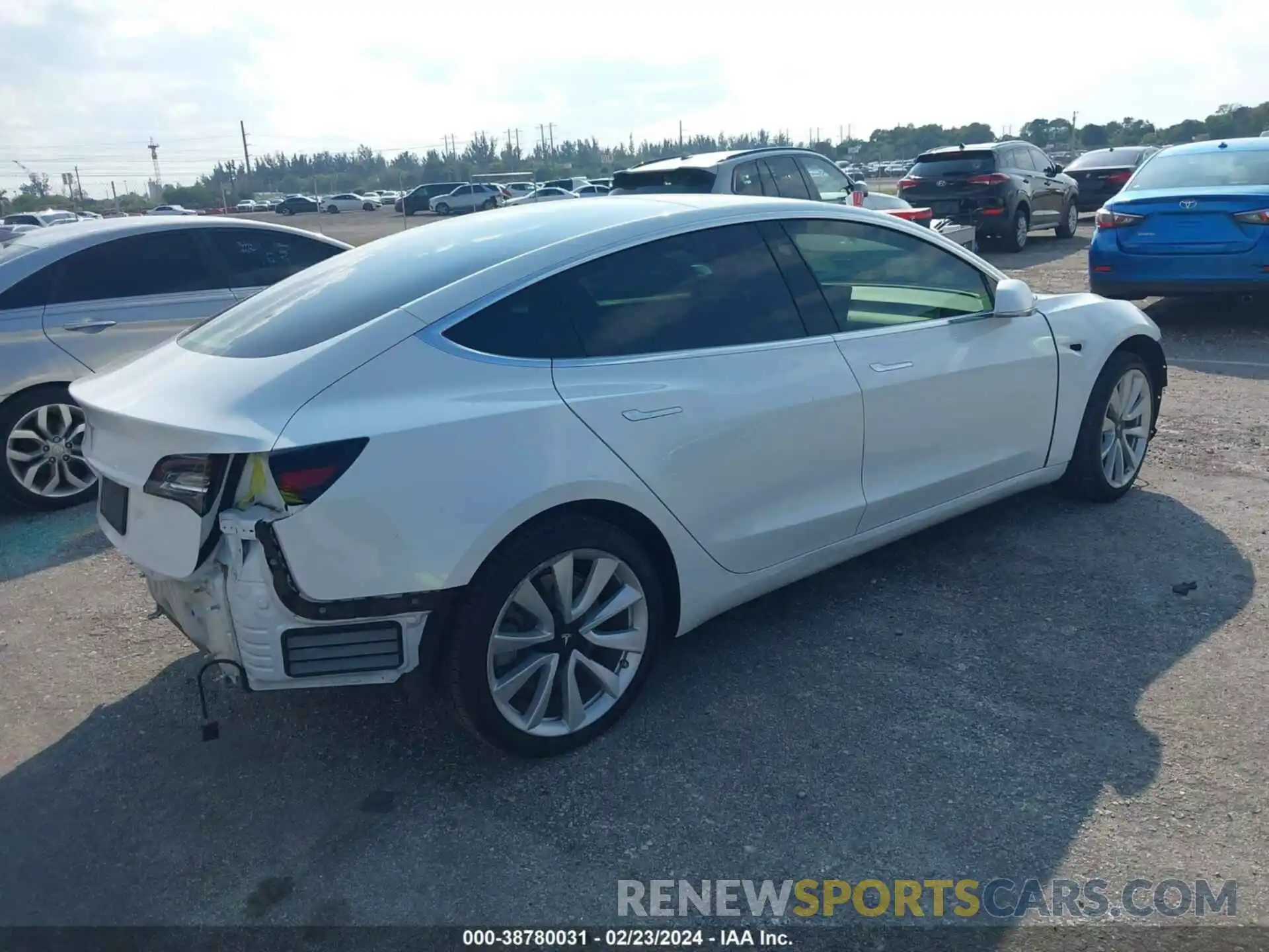 4 Photograph of a damaged car 5YJ3E1EAXLF634296 TESLA MODEL 3 2020