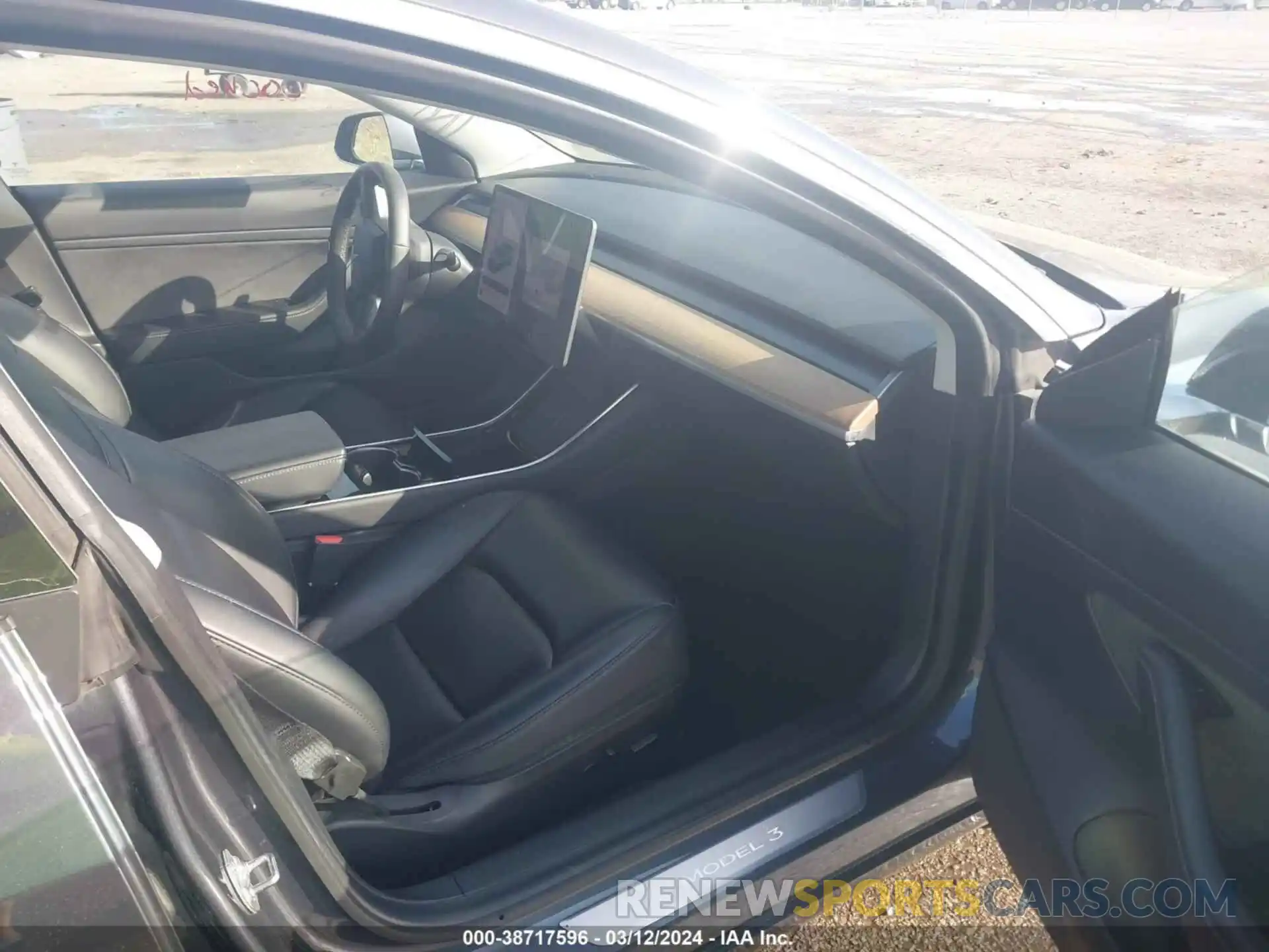 5 Photograph of a damaged car 5YJ3E1EAXLF736665 TESLA MODEL 3 2020